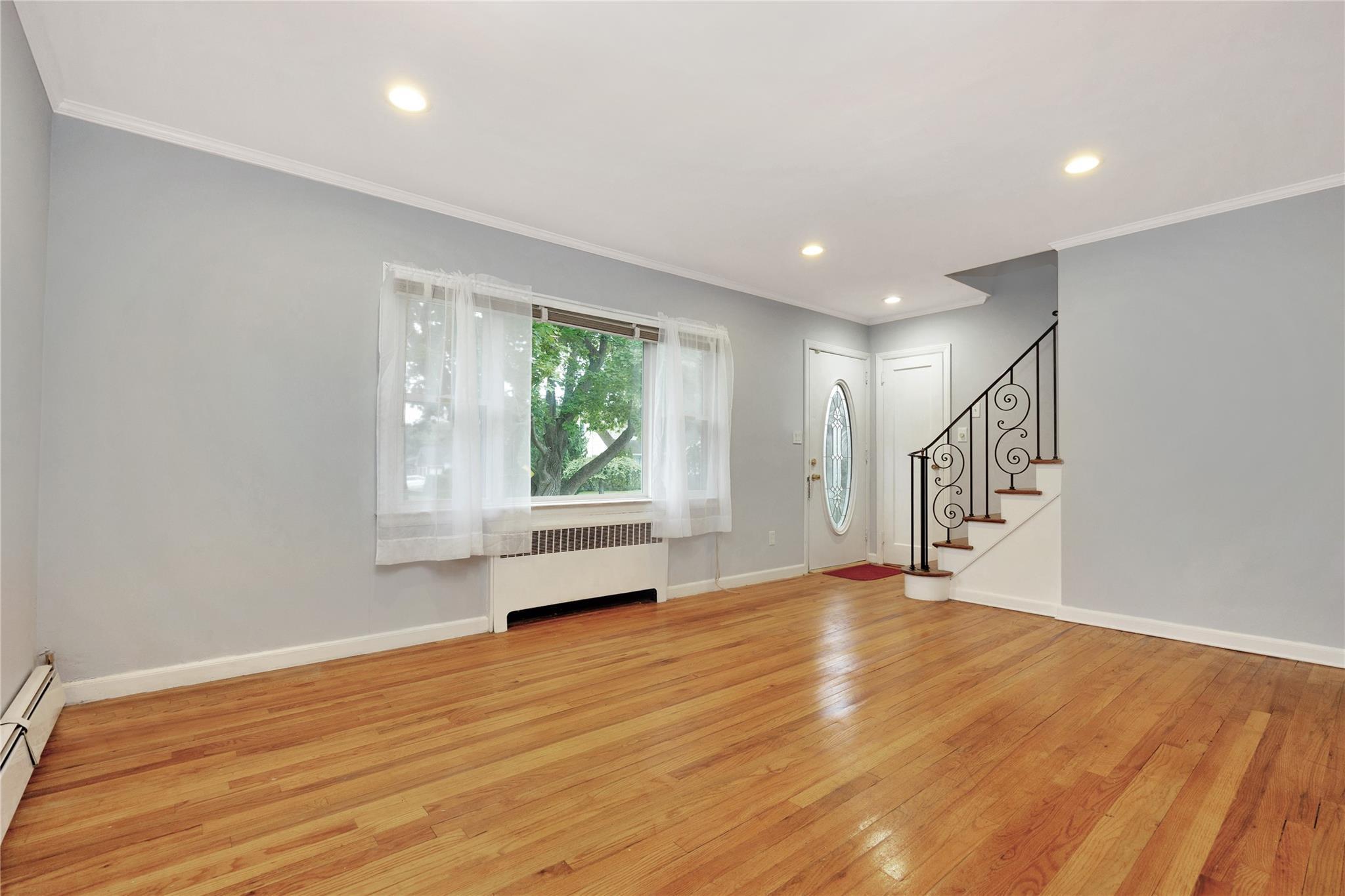 Single Family Hemlock  Nassau County, NY 11735, MLS-863456-4