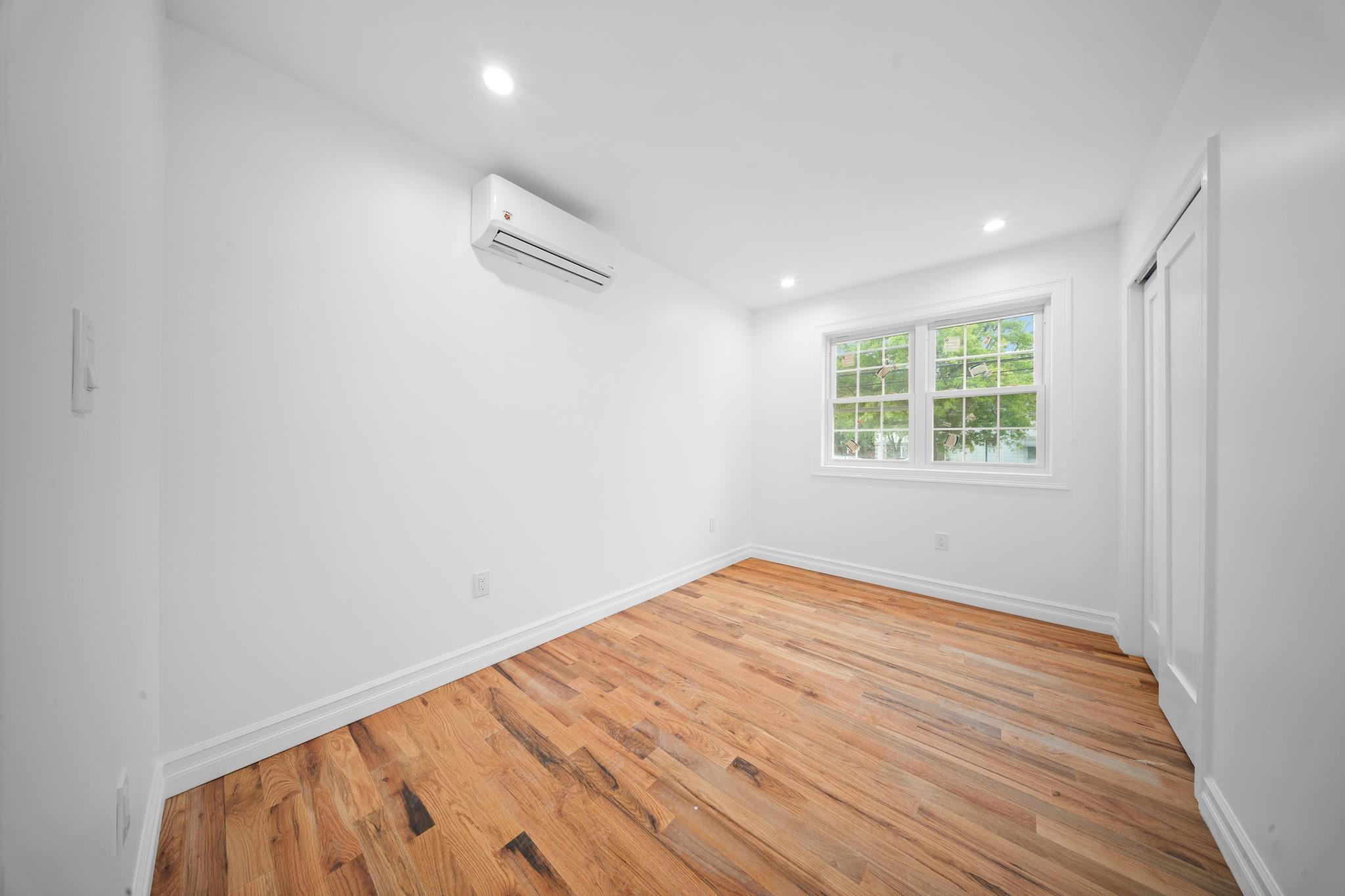 Single Family Farmers  Queens, NY 11434, MLS-863470-12