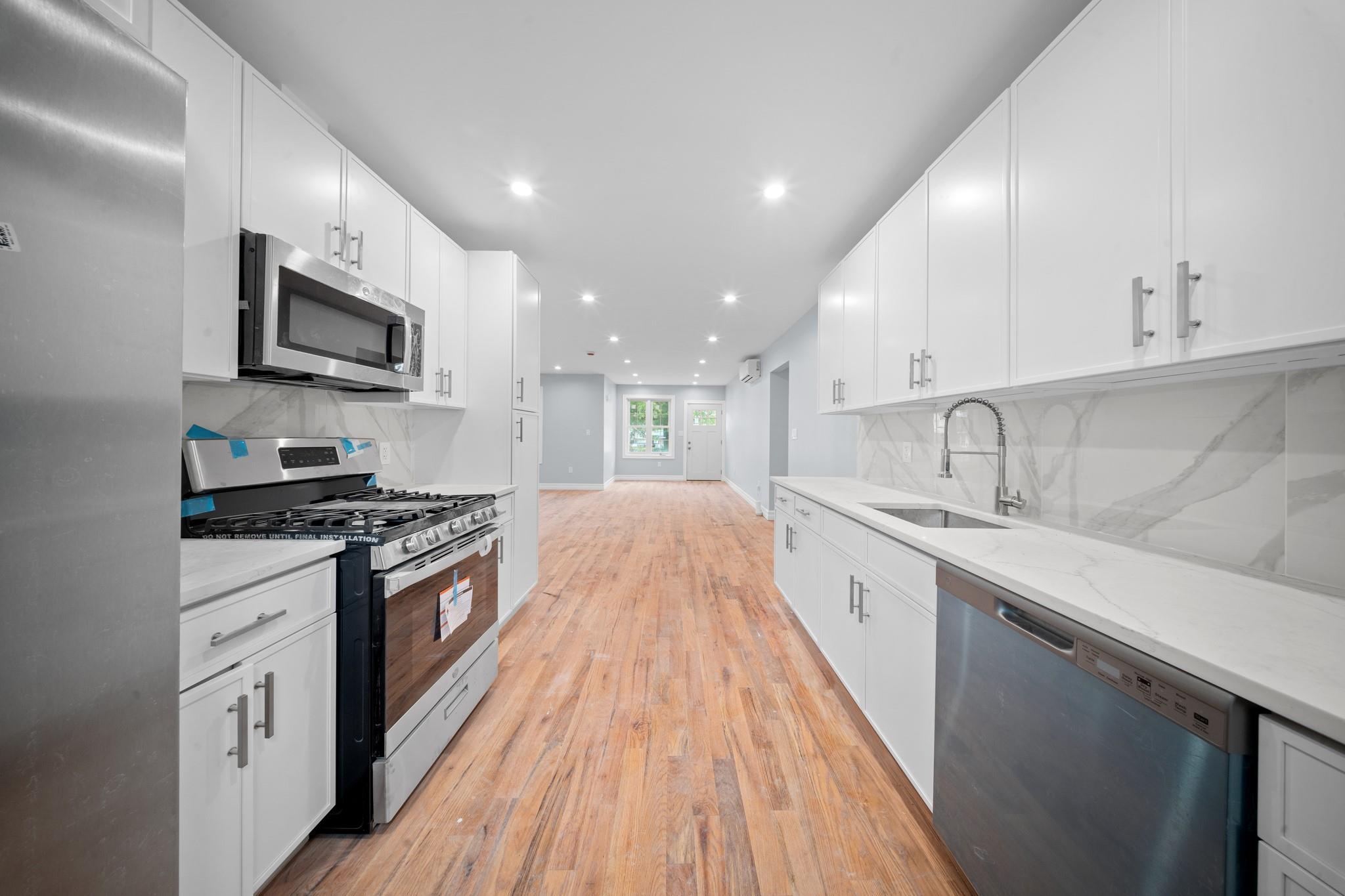 Single Family Farmers  Queens, NY 11434, MLS-863470-3
