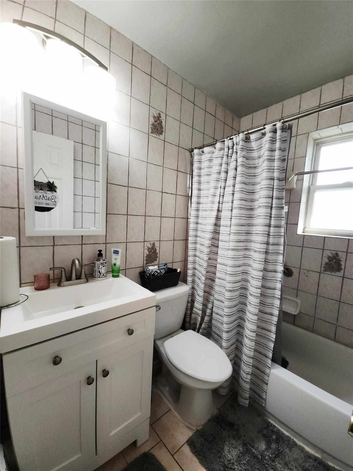 Single Family Longstreet  Bronx, NY 10465, MLS-863471-15