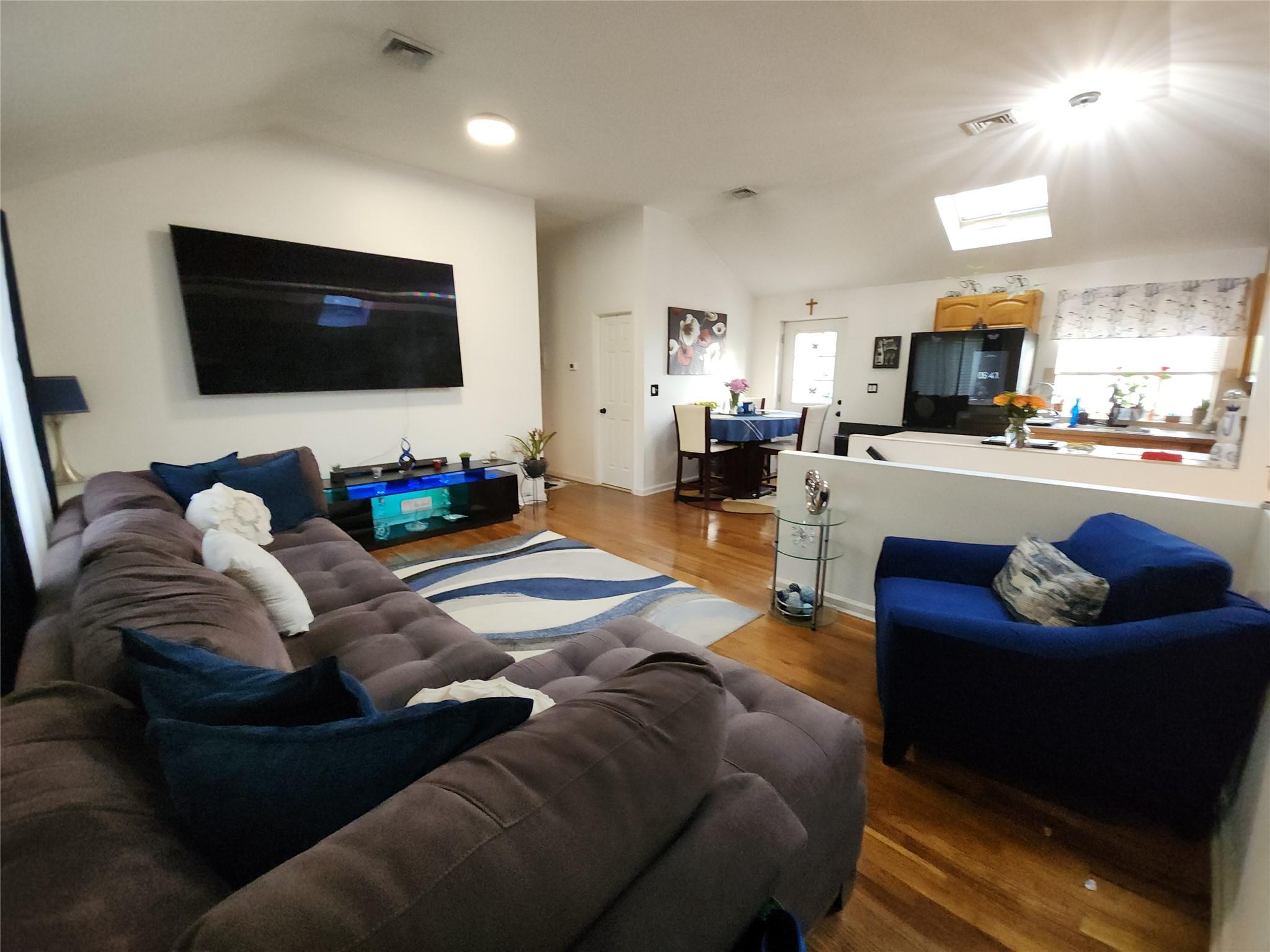 Single Family Longstreet  Bronx, NY 10465, MLS-863471-25
