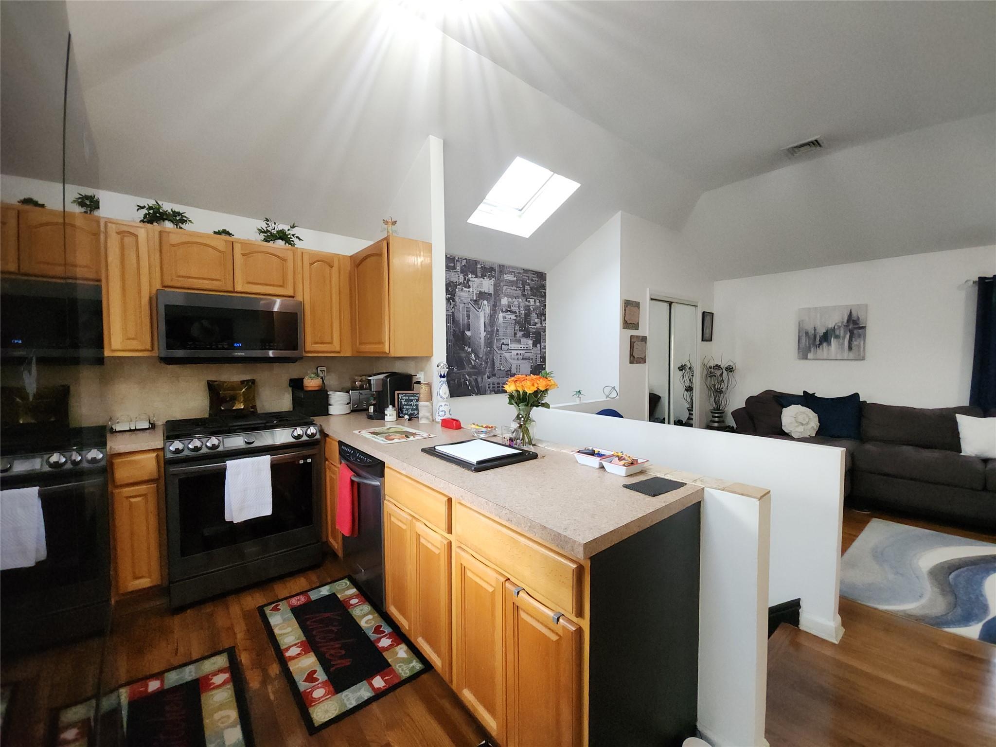 Single Family Longstreet  Bronx, NY 10465, MLS-863471-27