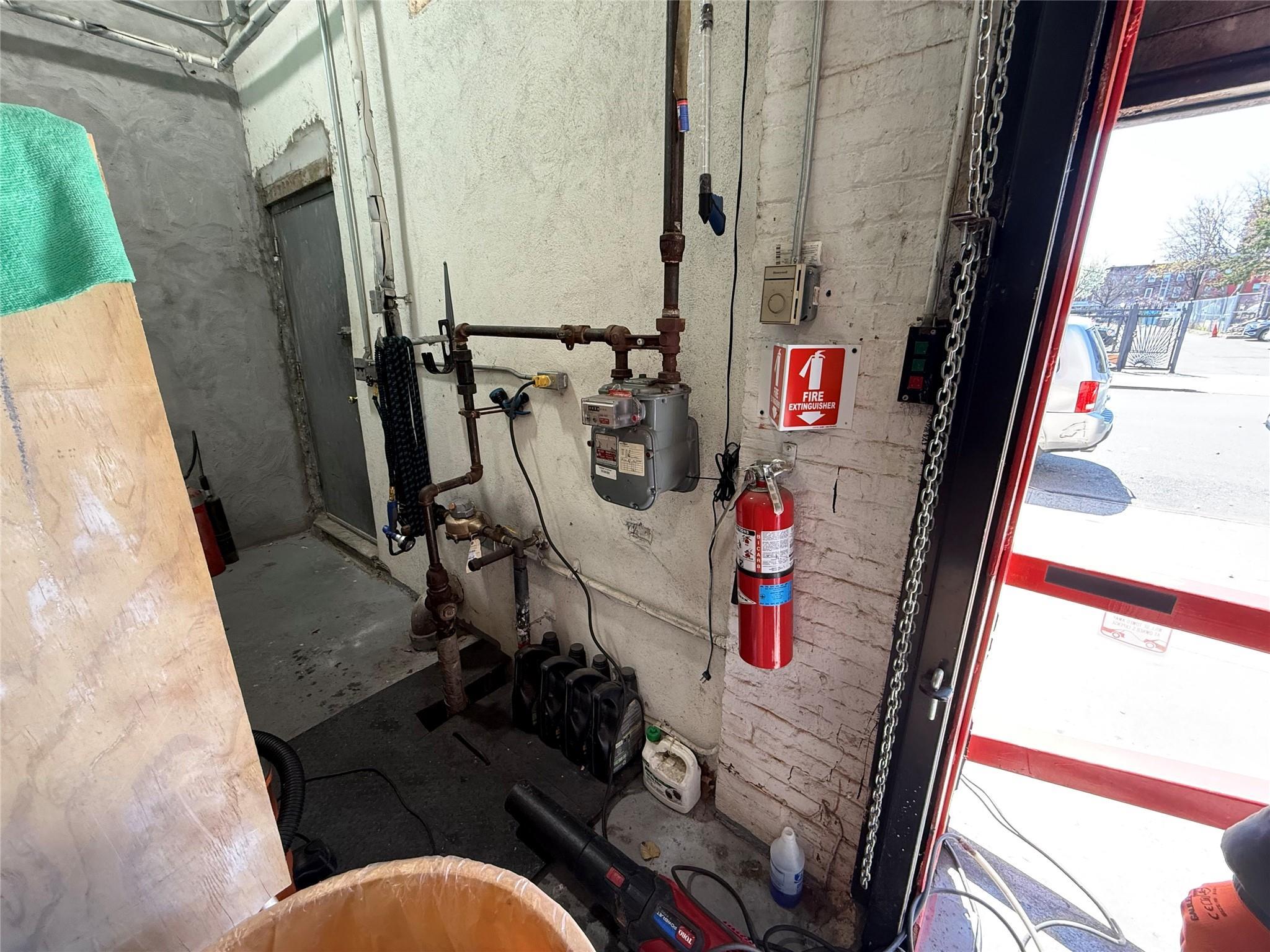 Commercial Sale Hull  Brooklyn, NY 11233, MLS-863573-7