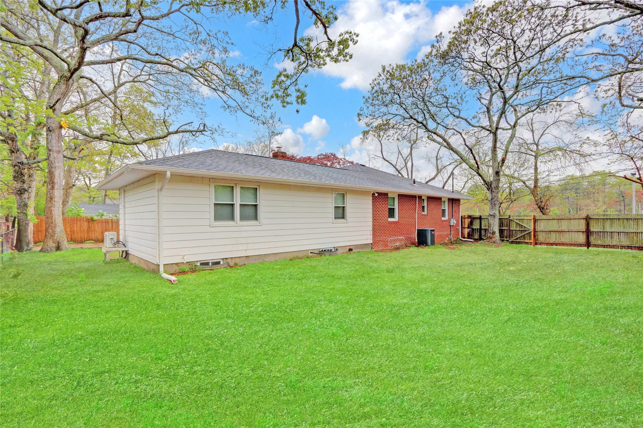 Single Family Overlook  Suffolk County, NY 11951, MLS-863598-20