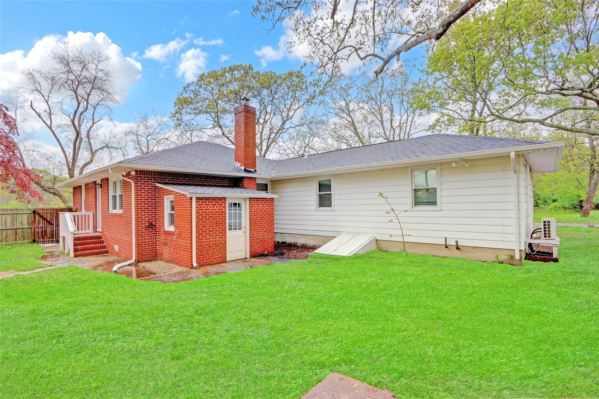 Single Family Overlook  Suffolk County, NY 11951, MLS-863598-21