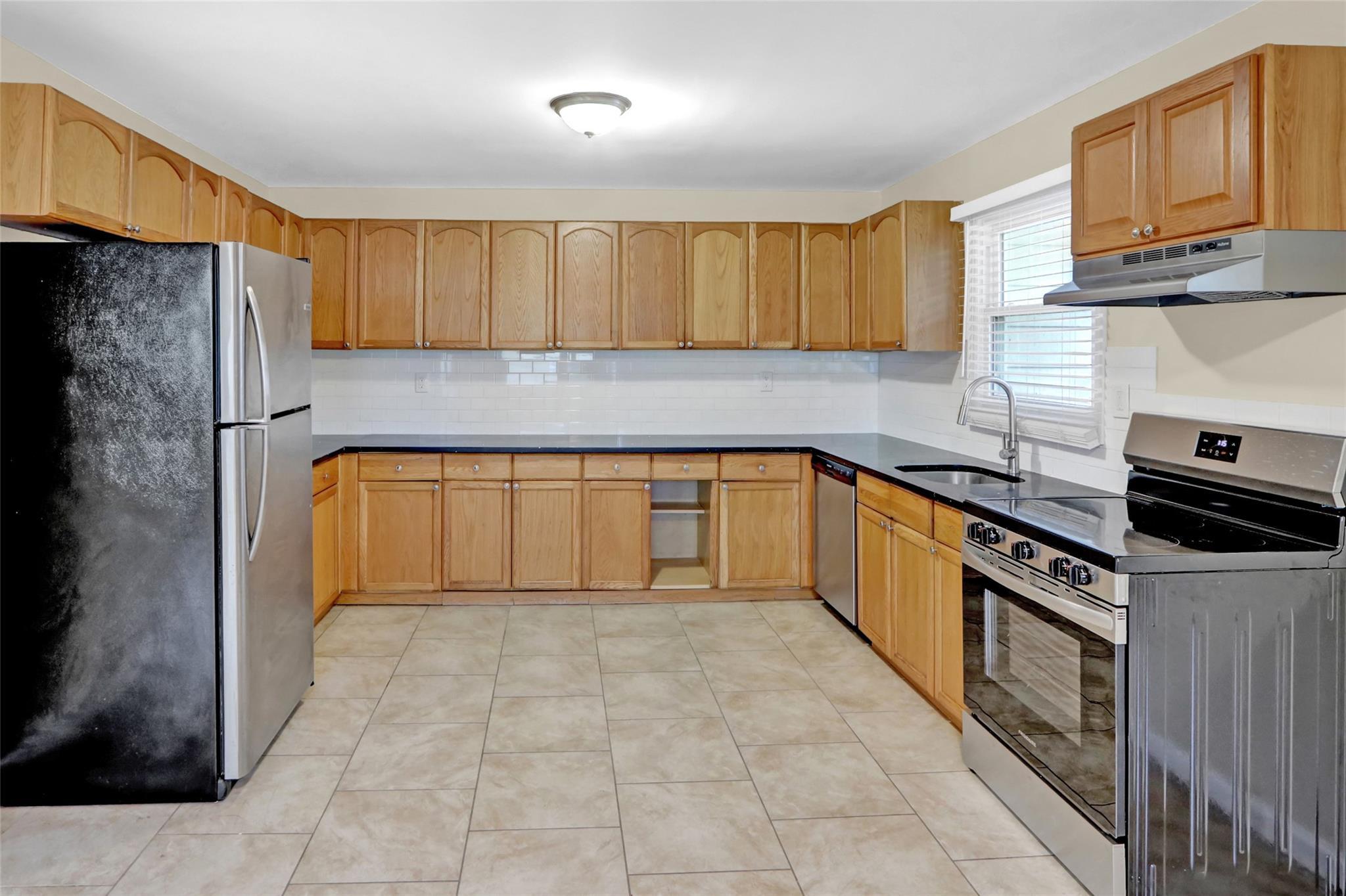 Single Family Overlook  Suffolk County, NY 11951, MLS-863598-8