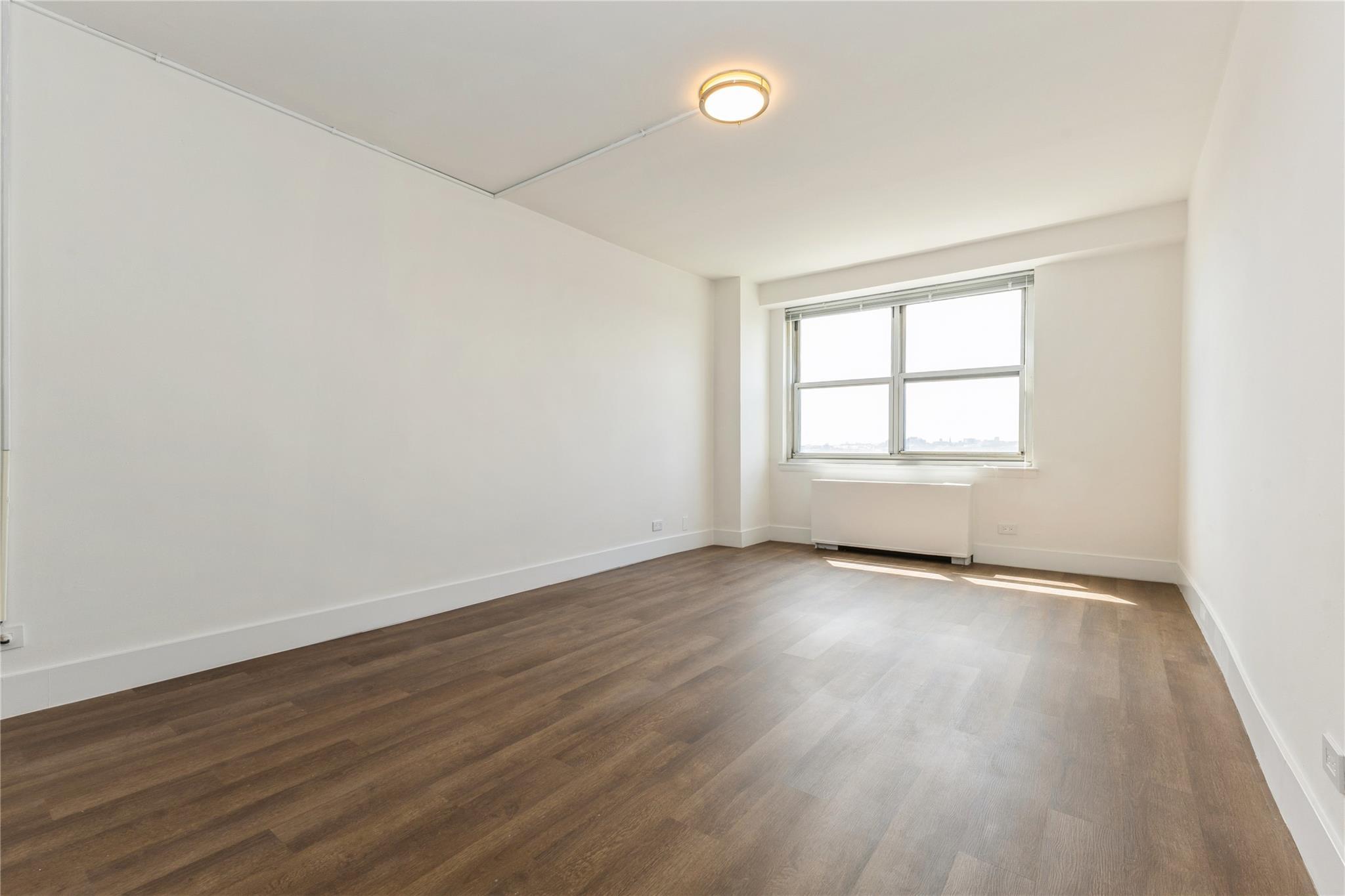 Coop Ocean Parkway  Brooklyn, NY 11218, MLS-863615-3