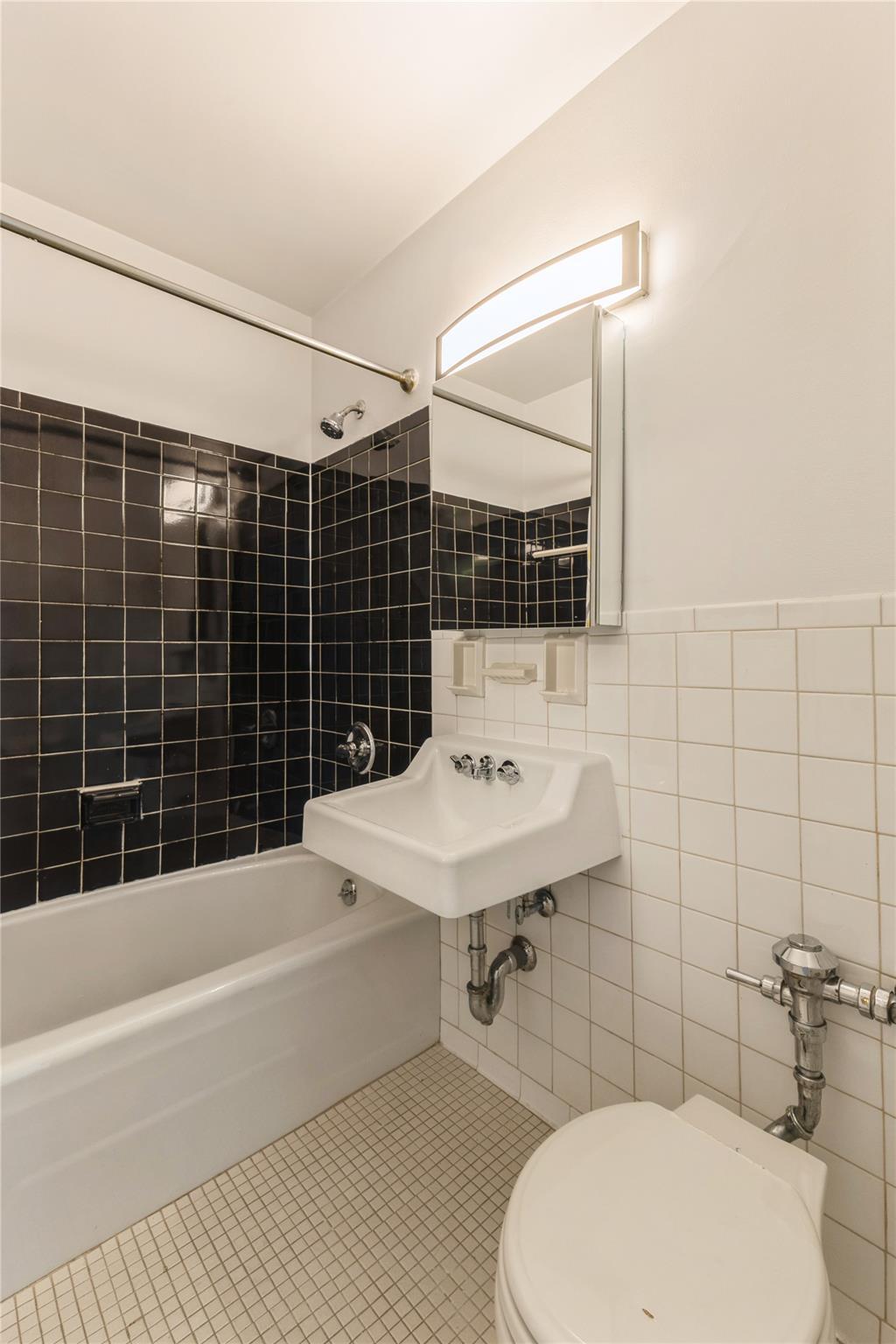 Coop Ocean Parkway  Brooklyn, NY 11218, MLS-863615-8