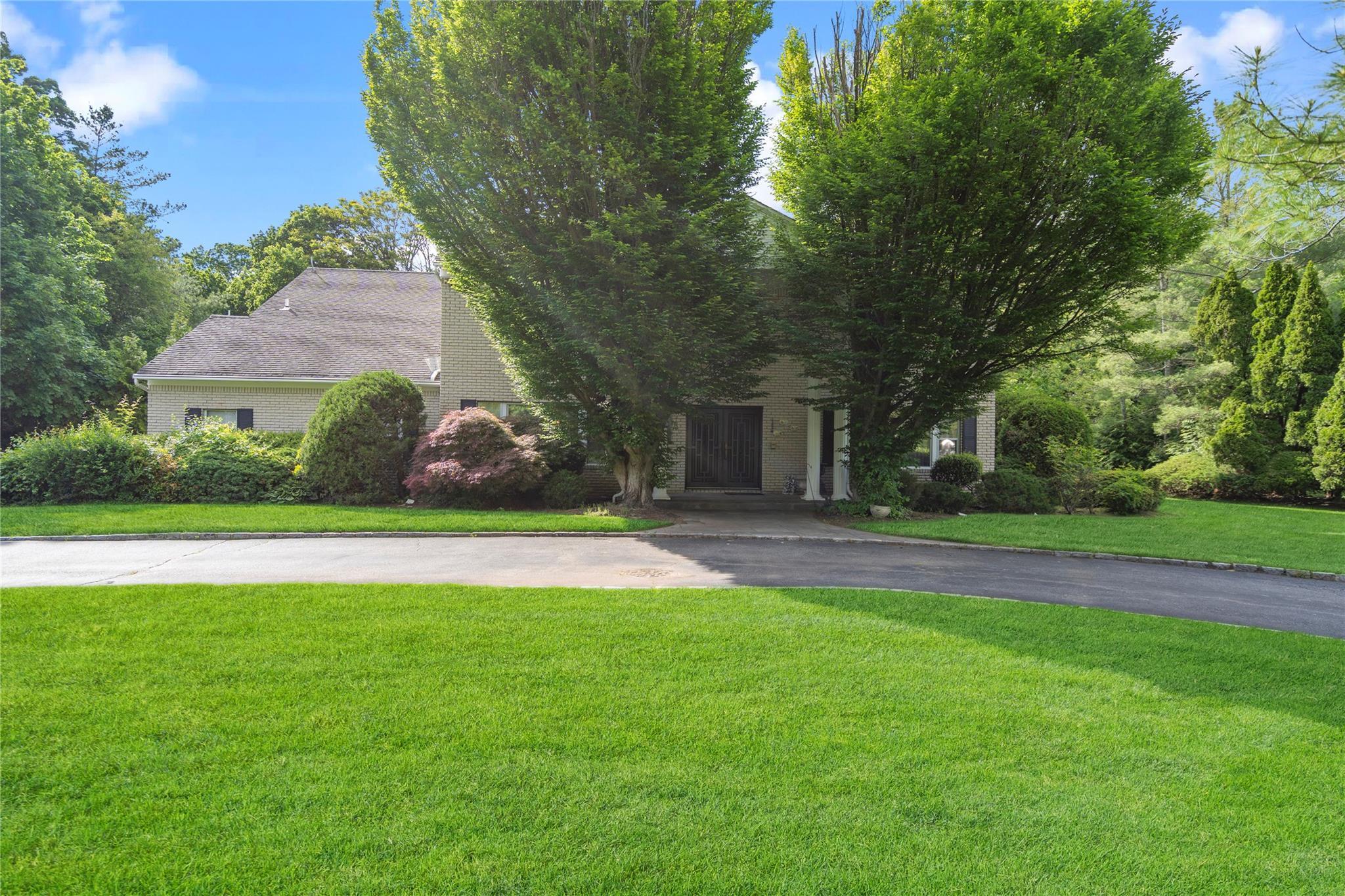 Single Family Harbor  Nassau County, NY 11576, MLS-863625-2
