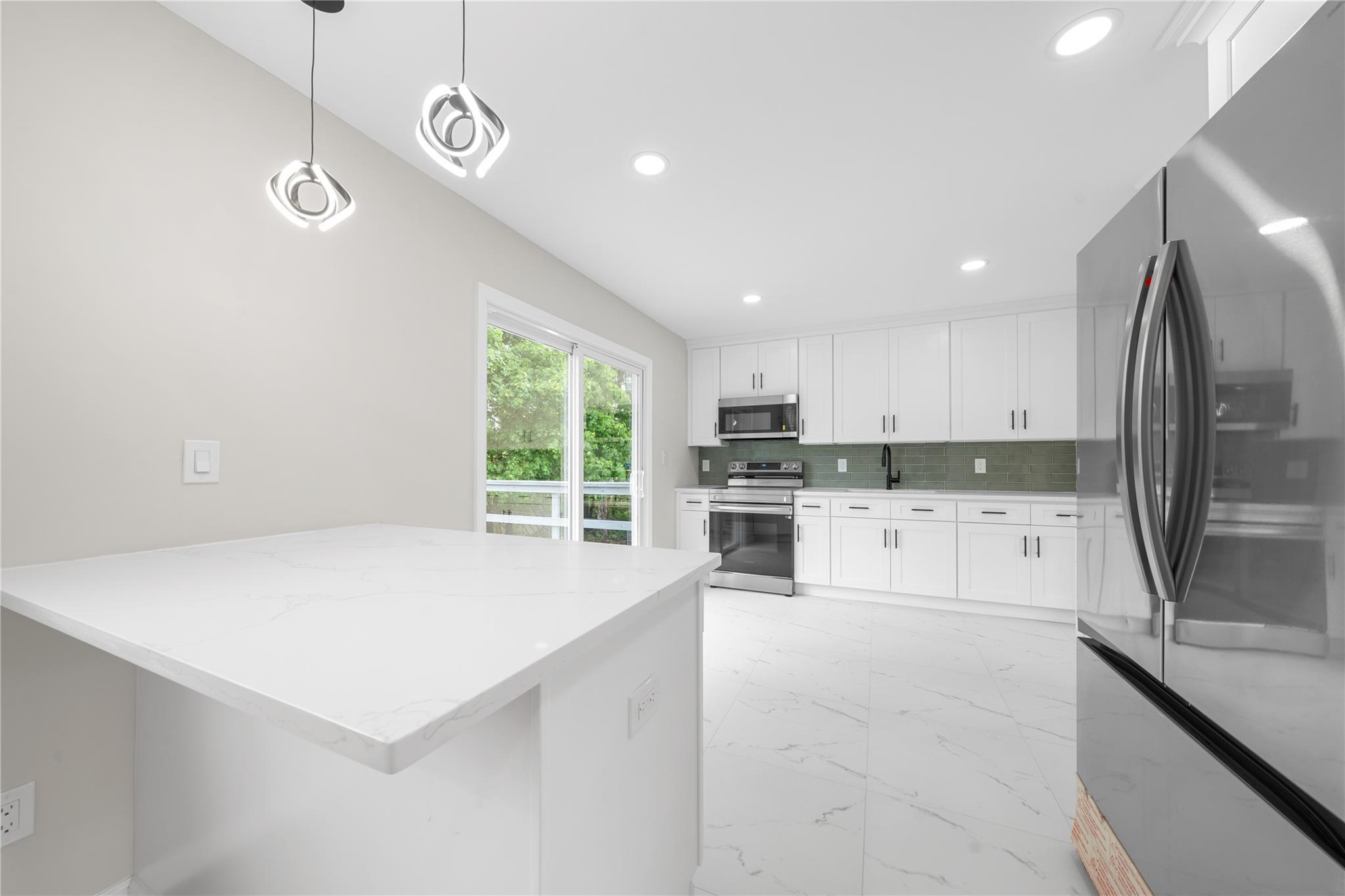 Single Family 29th  Suffolk County, NY 11798, MLS-863630-11