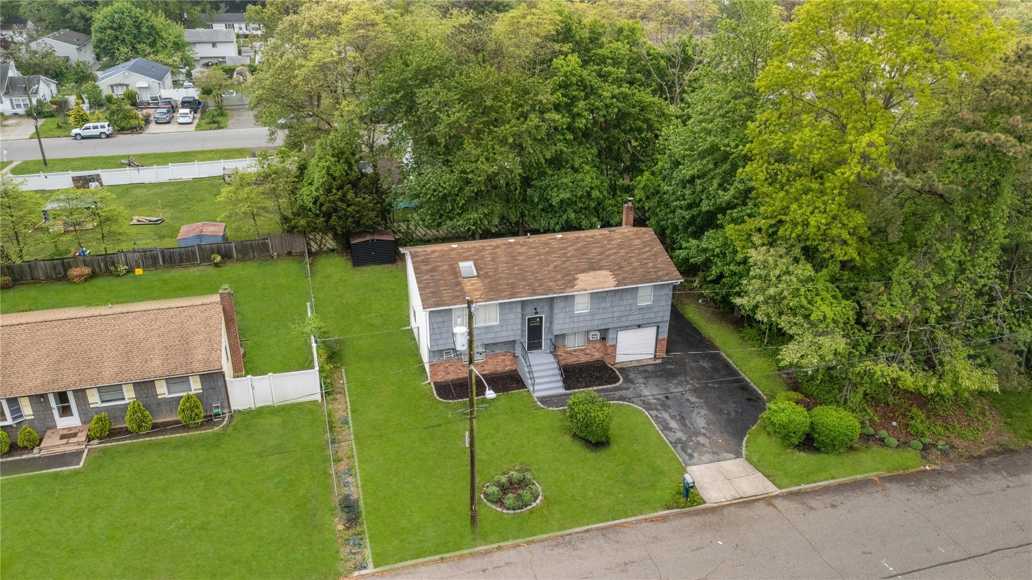 Single Family 29th  Suffolk County, NY 11798, MLS-863630-29