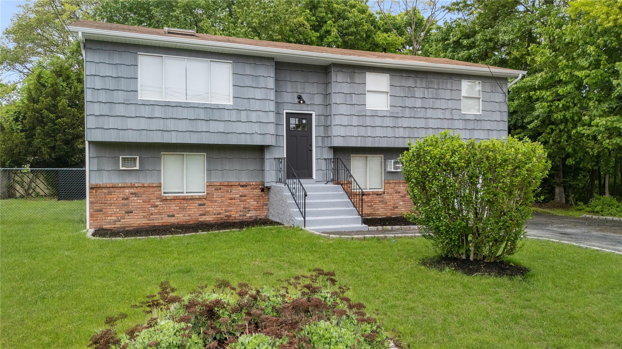 Single Family 29th  Suffolk County, NY 11798, MLS-863630-3