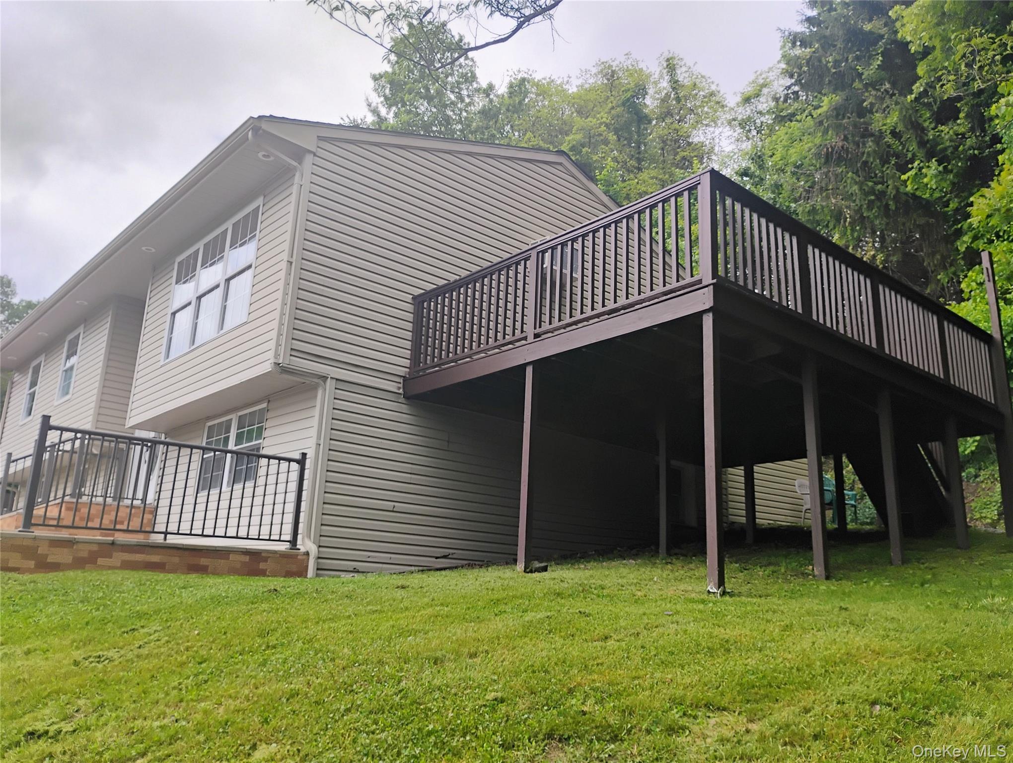 Single Family Reservoir Ulster County, NY 12542, MLS-863651-17