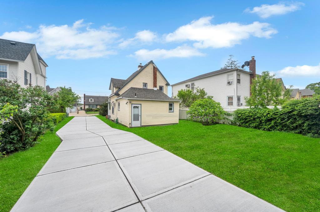 Single Family Jefferson  Nassau County, NY 11563, MLS-863659-35