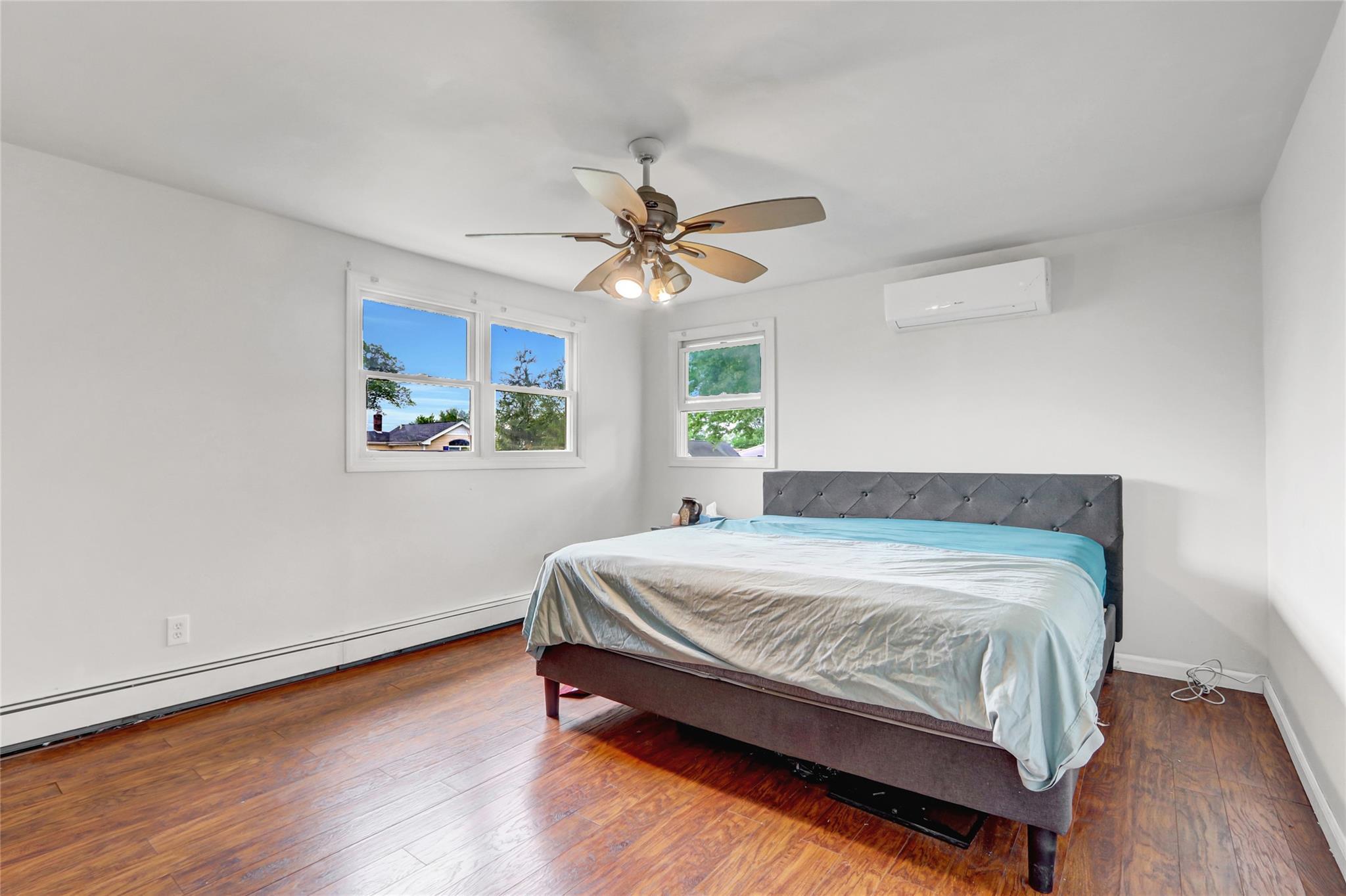 Single Family Clover  Nassau County, NY 11756, MLS-863678-16