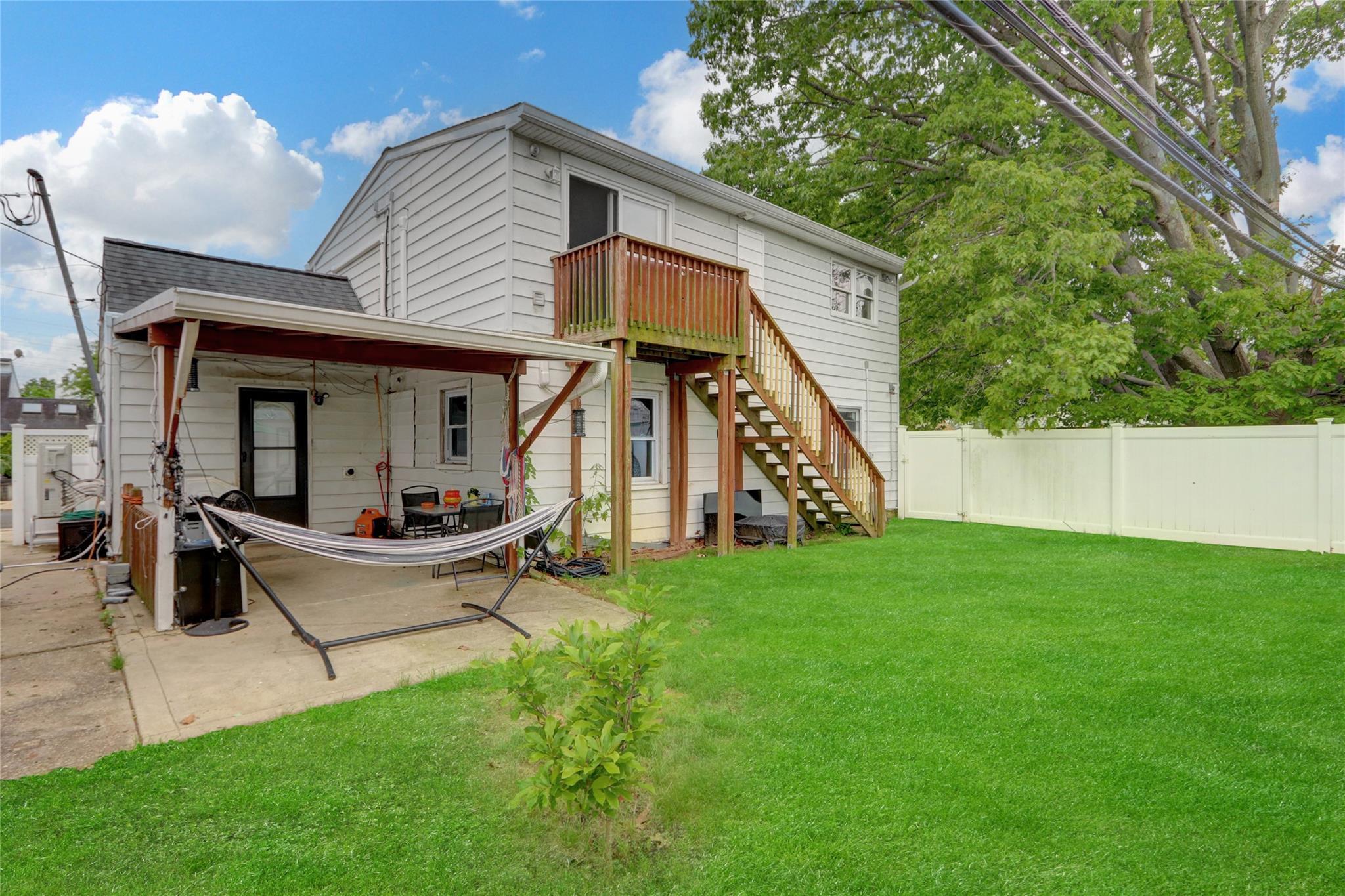 Single Family Clover  Nassau County, NY 11756, MLS-863678-20