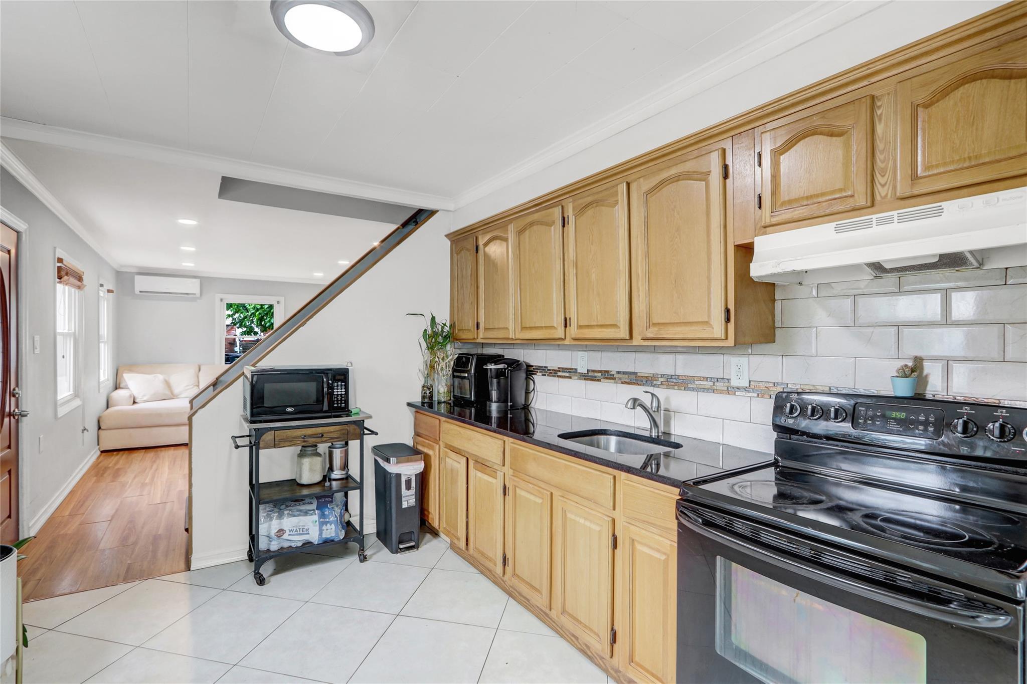 Single Family Clover  Nassau County, NY 11756, MLS-863678-9