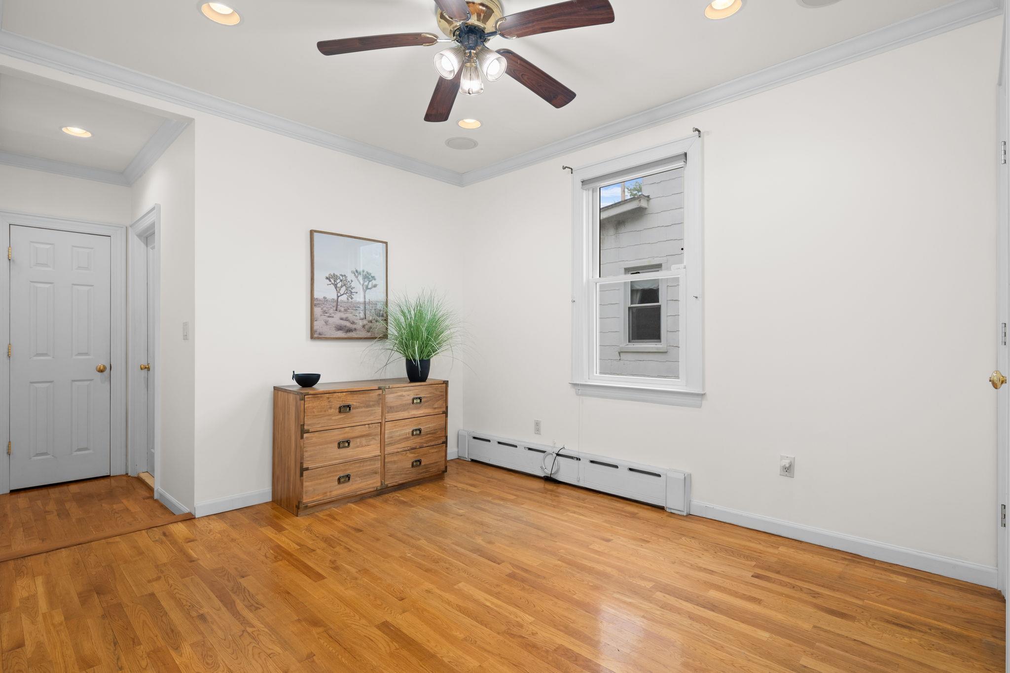 Single Family Minnieford  Bronx, NY 10464, MLS-863699-13