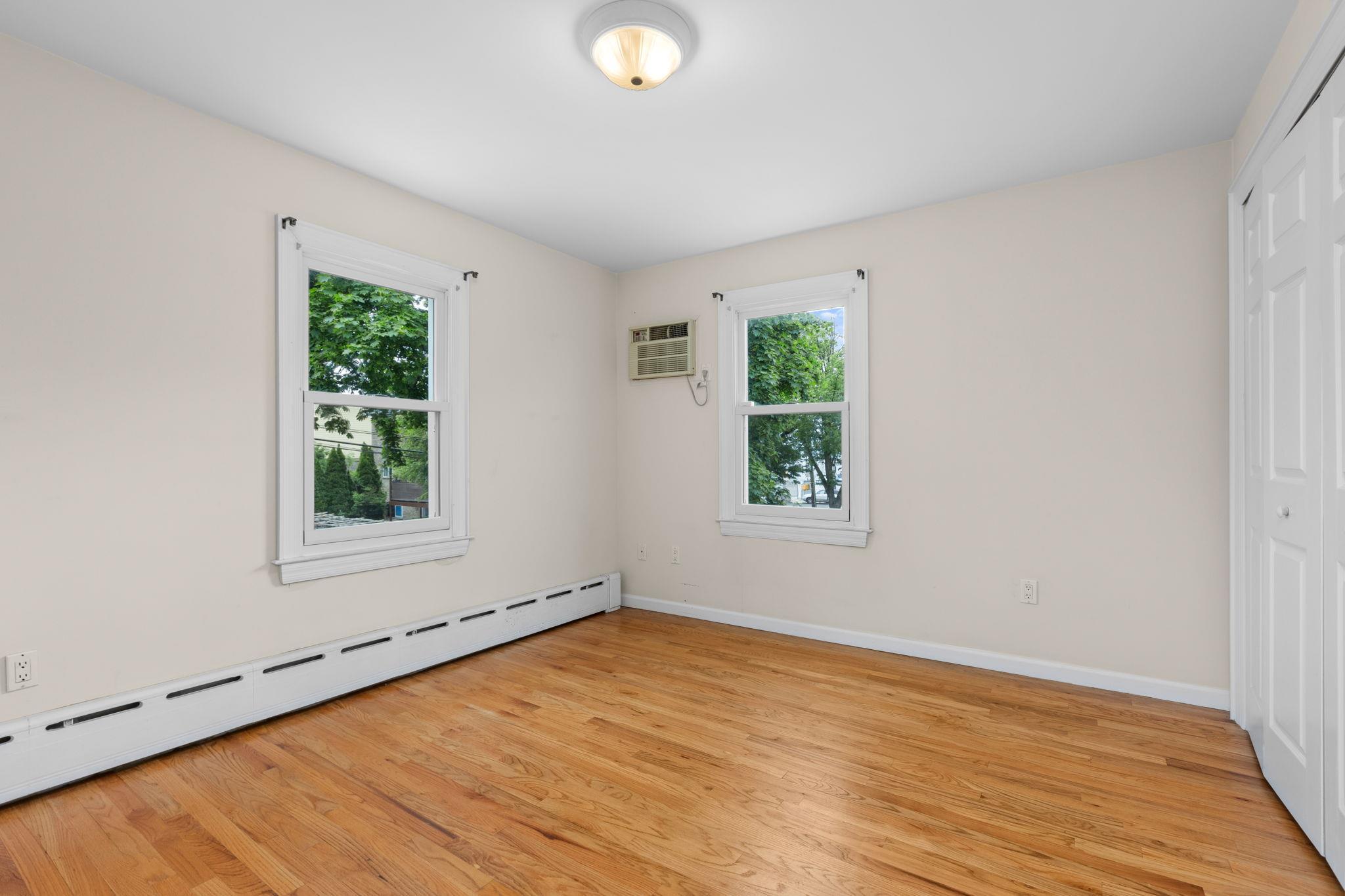 Single Family Minnieford  Bronx, NY 10464, MLS-863699-19