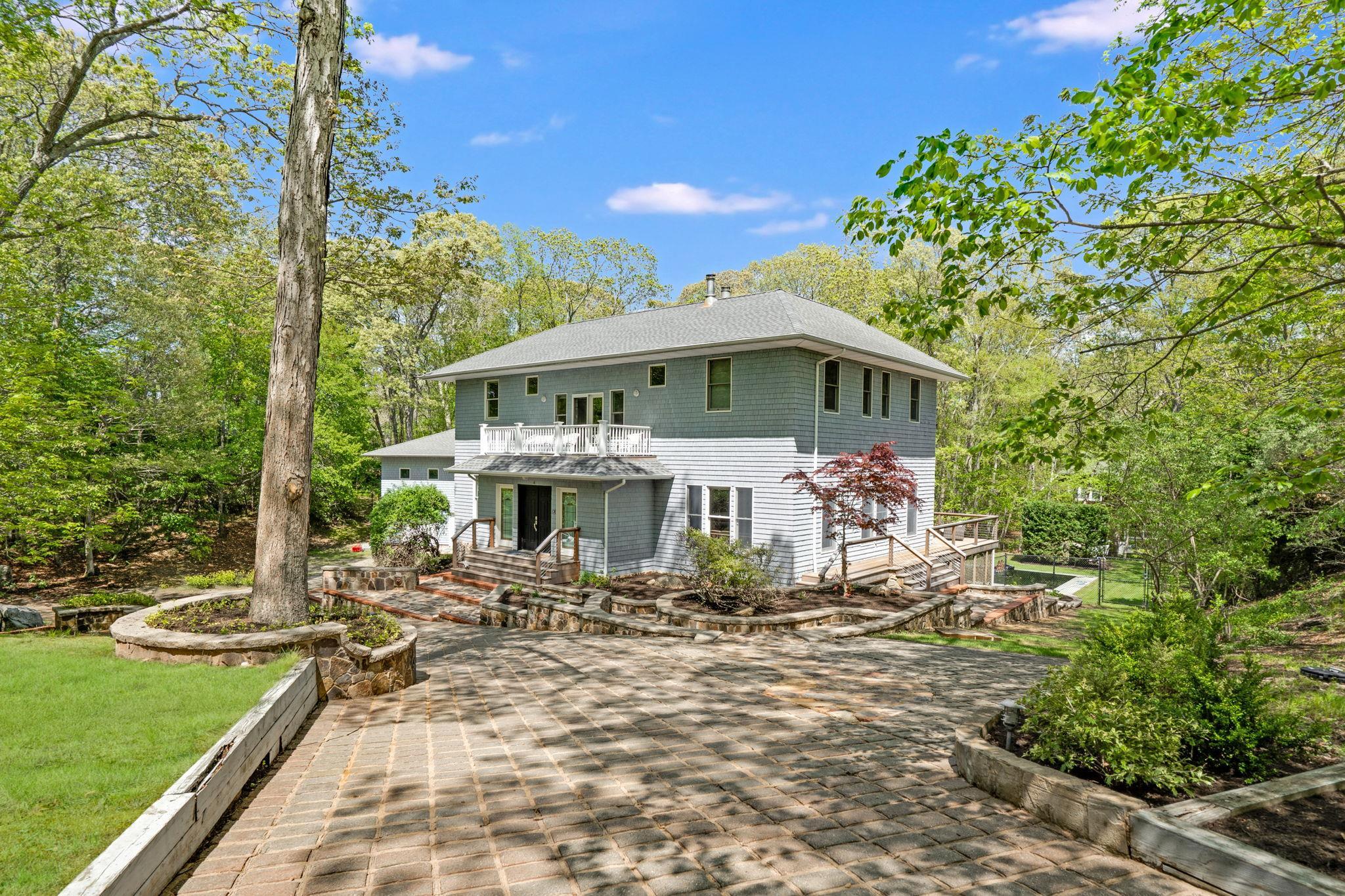Single Family in Shelter Island - Bayview  Suffolk County, NY 11965