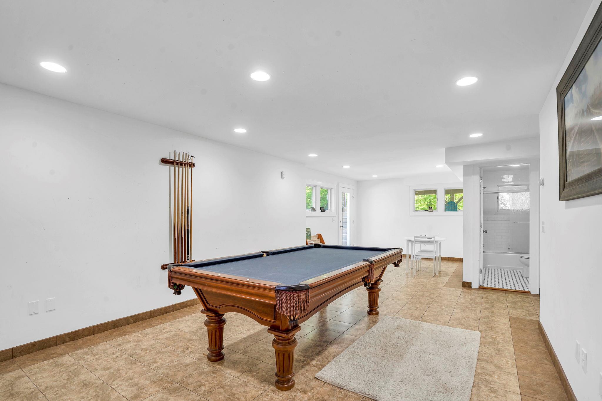 Single Family Bayview  Suffolk County, NY 11965, MLS-863707-23