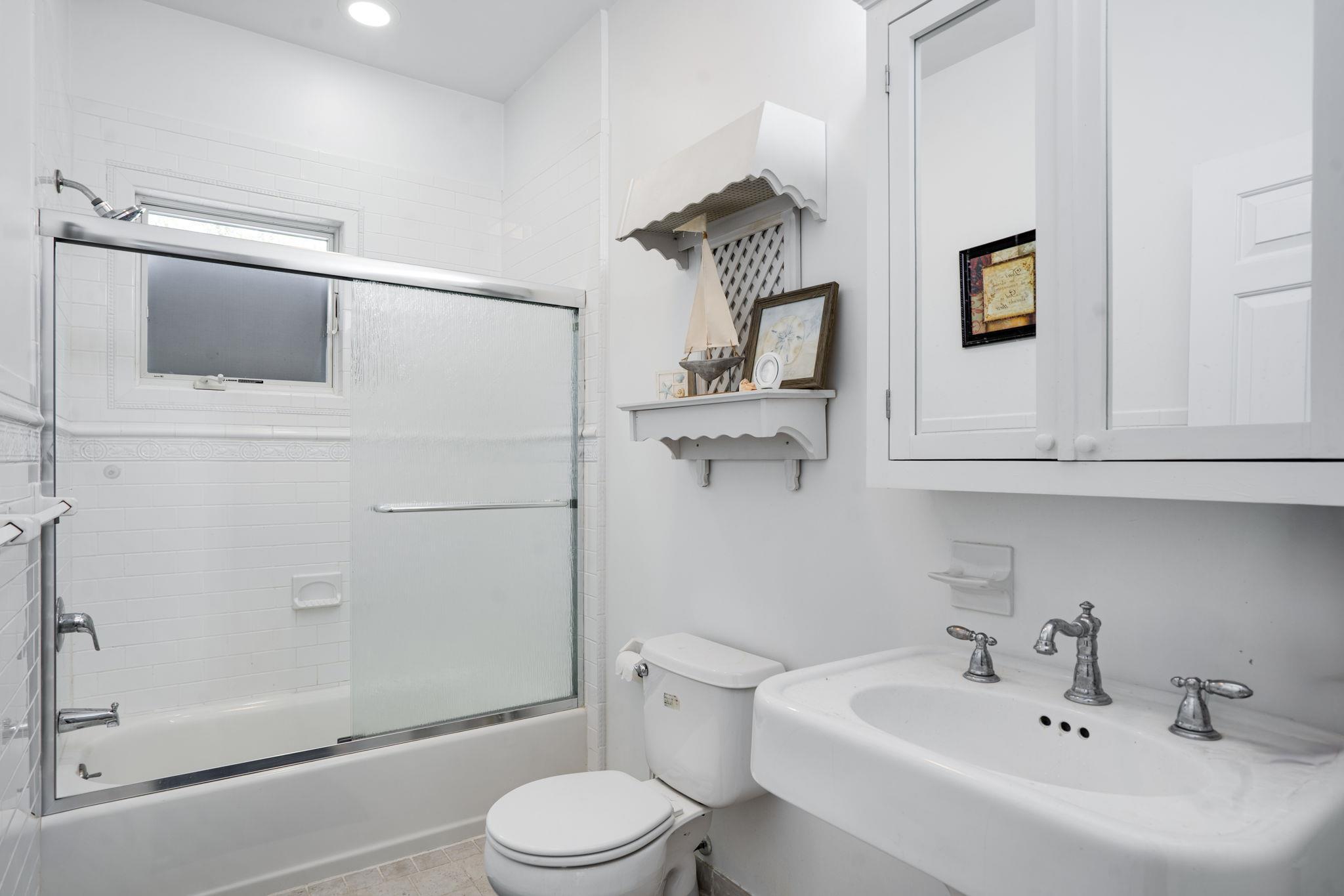 Single Family Bayview  Suffolk County, NY 11965, MLS-863707-28