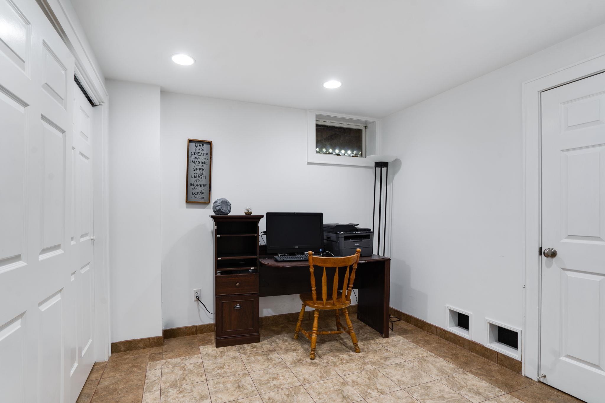 Single Family Bayview  Suffolk County, NY 11965, MLS-863707-30