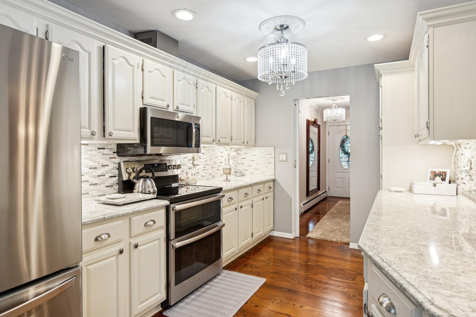 Single Family Ridge  Suffolk County, NY 11967, MLS-863709-11