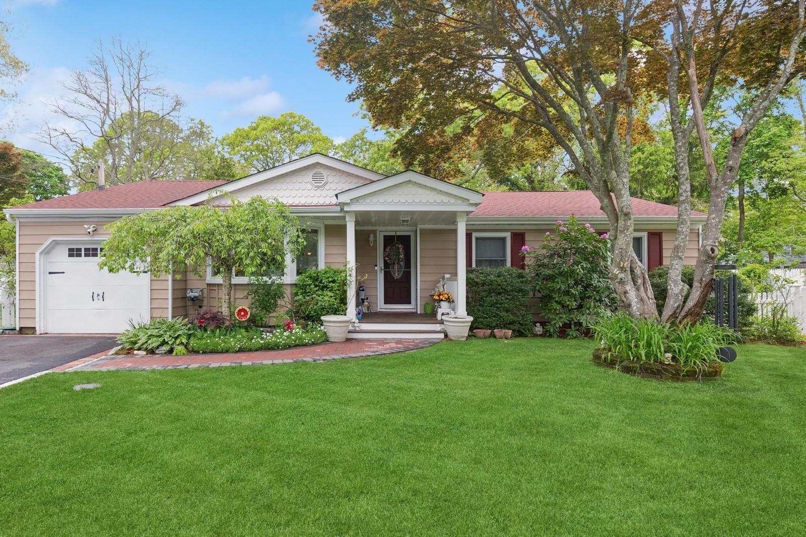 Single Family Ridge  Suffolk County, NY 11967, MLS-863709-2