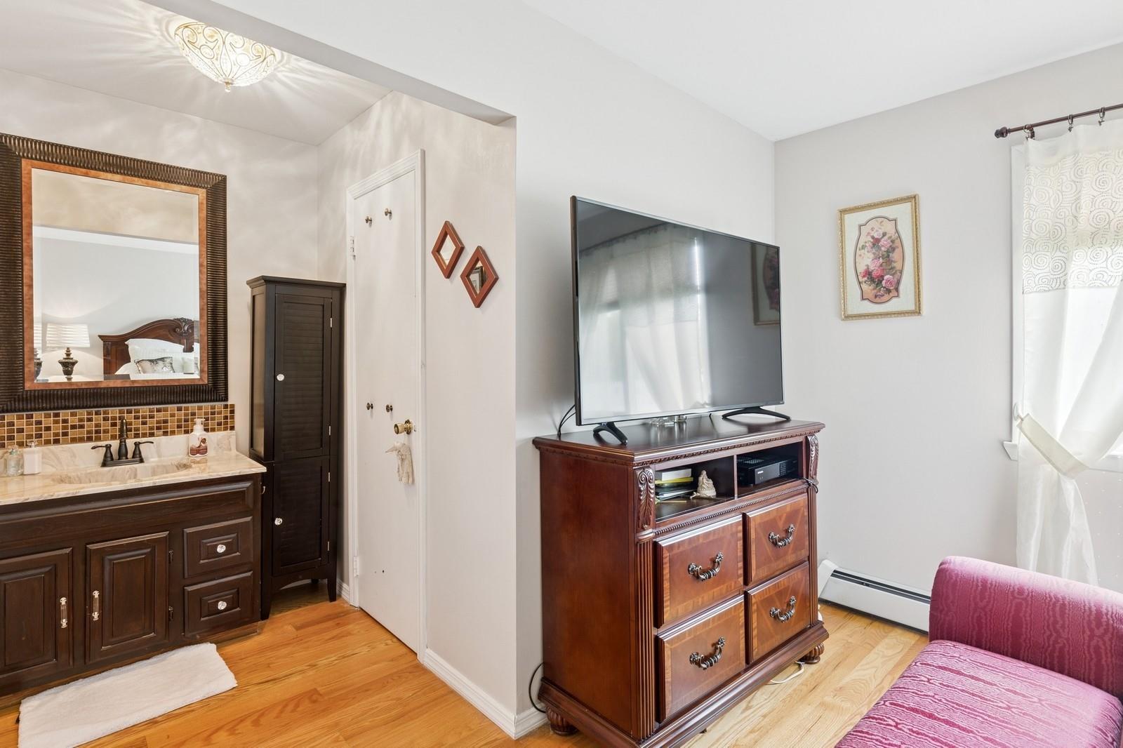 Single Family Ridge  Suffolk County, NY 11967, MLS-863709-25