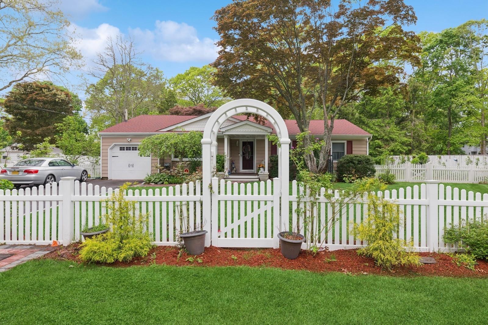 Single Family Ridge  Suffolk County, NY 11967, MLS-863709-39