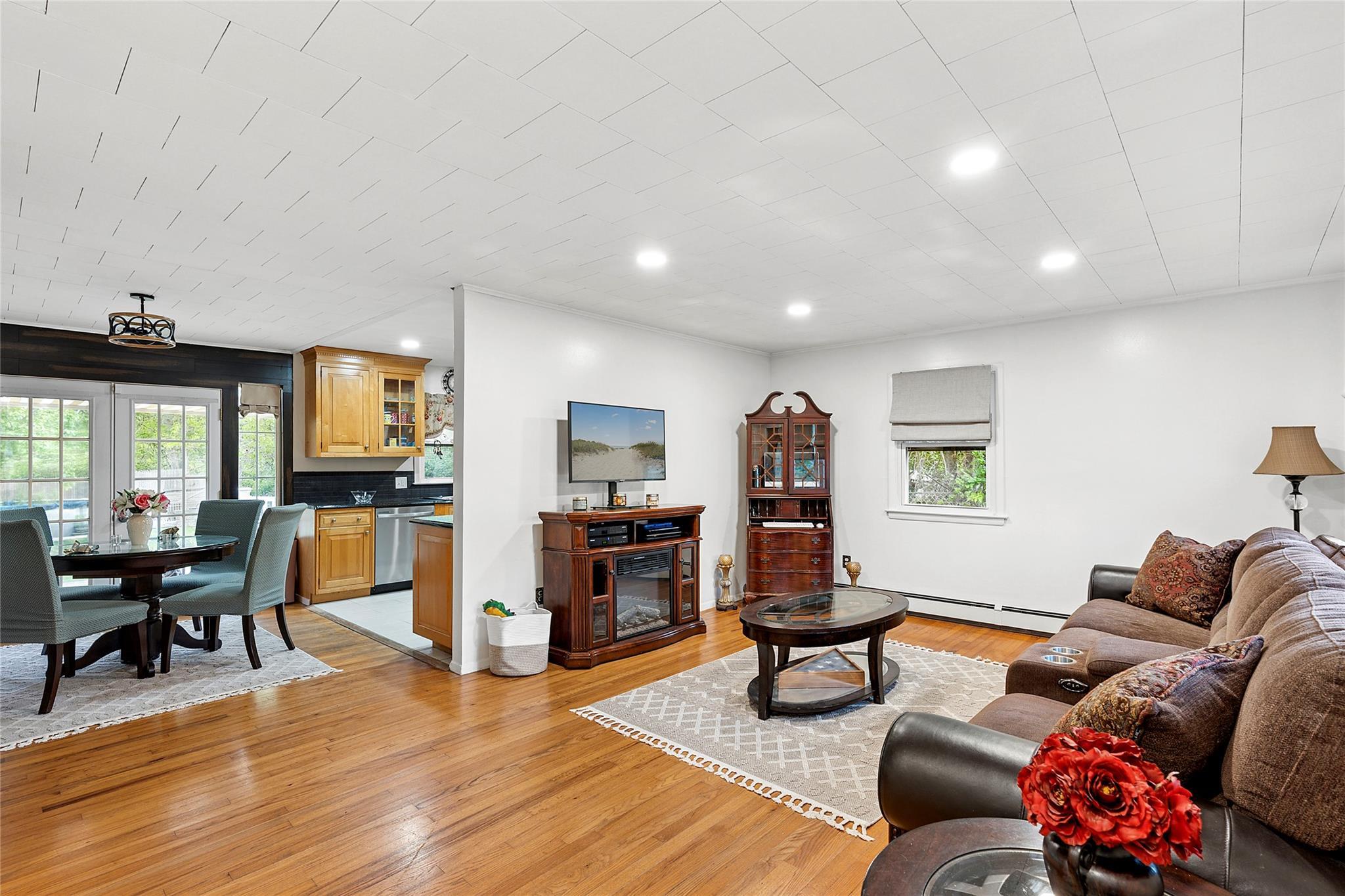 Single Family Northville  Suffolk County, NY 11901, MLS-863718-3