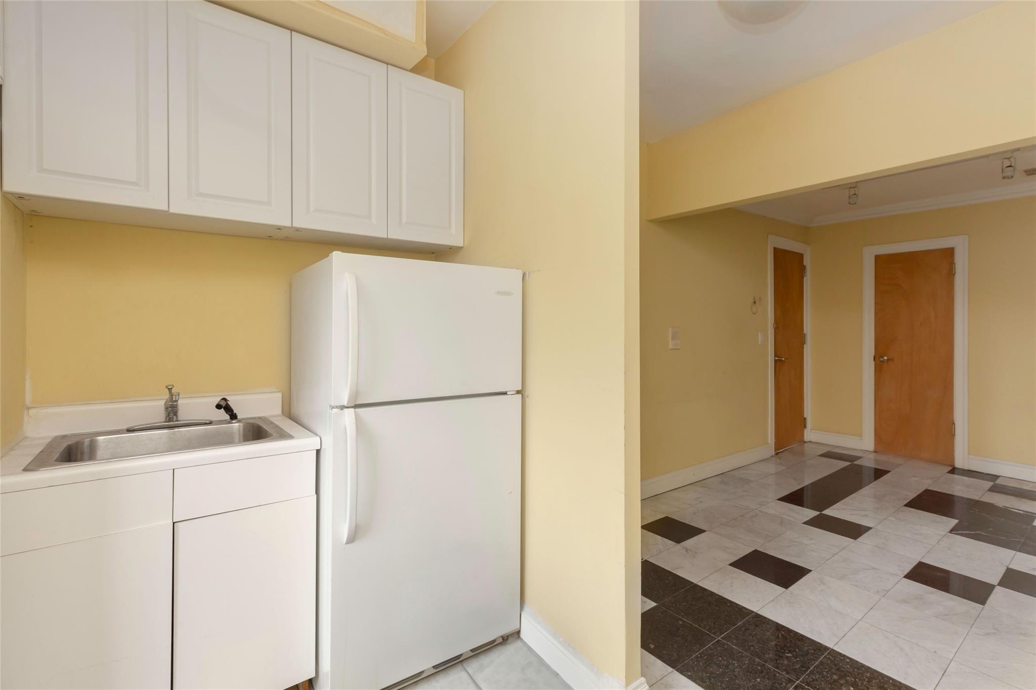 Commercial Lease Tremont  Bronx, NY 10465, MLS-863728-5