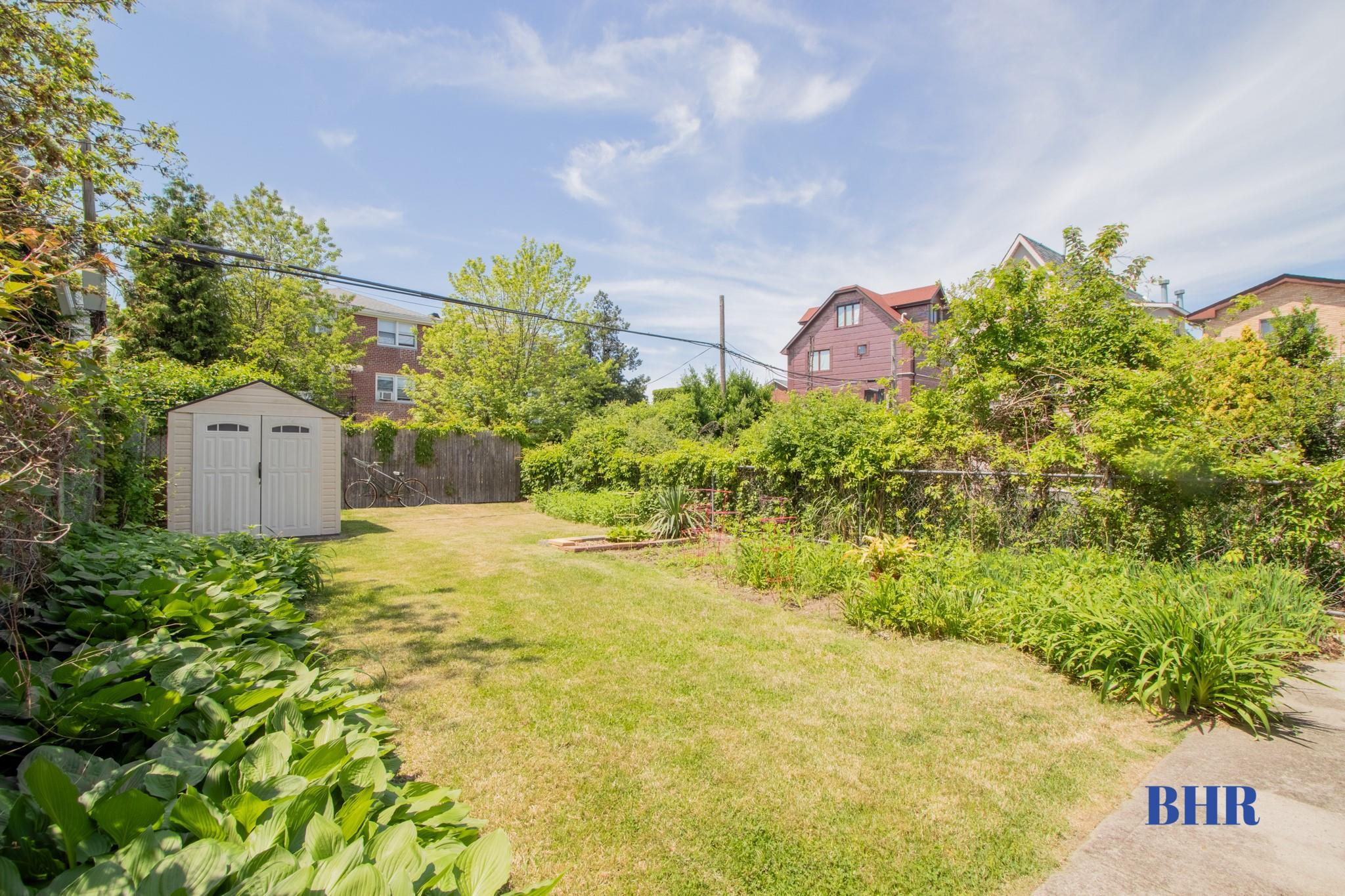 Single Family Norfolk  Brooklyn, NY 11235, MLS-863746-17