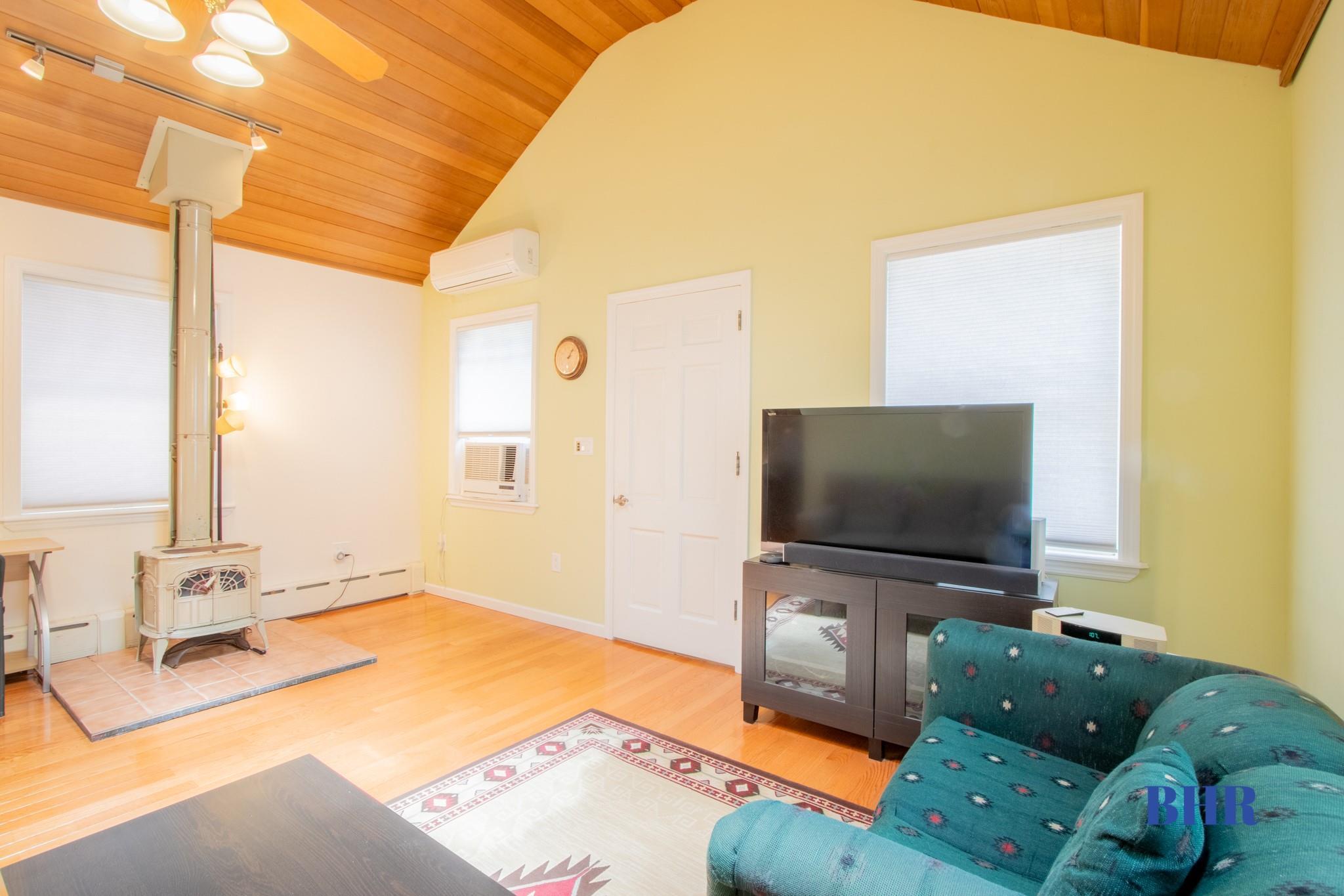 Single Family Norfolk  Brooklyn, NY 11235, MLS-863746-3