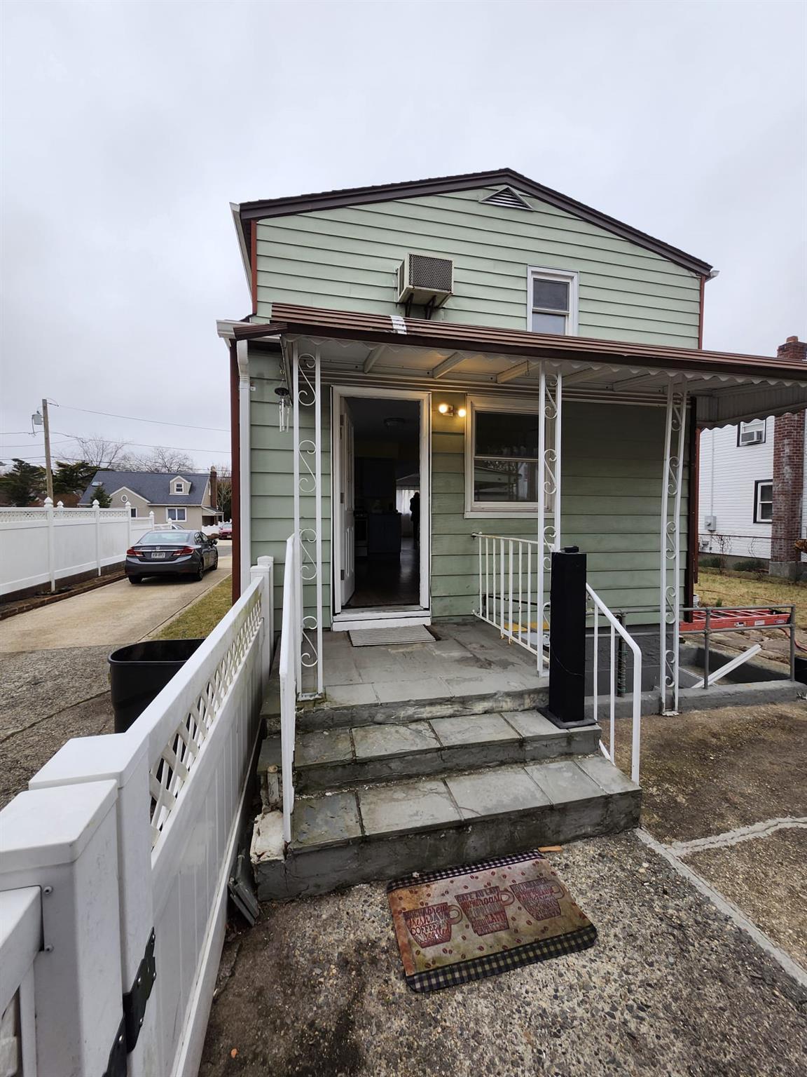 Single Family Thrush  Nassau County, NY 11552, MLS-863772-18