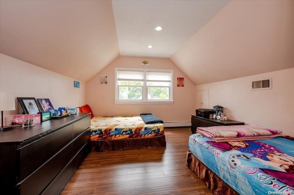 Single Family 82nd Road  Queens, NY 11426, MLS-863788-11