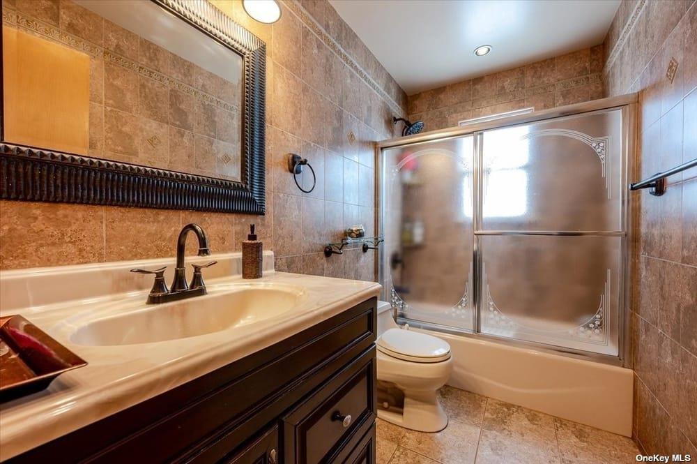 Single Family 82nd Road  Queens, NY 11426, MLS-863788-12