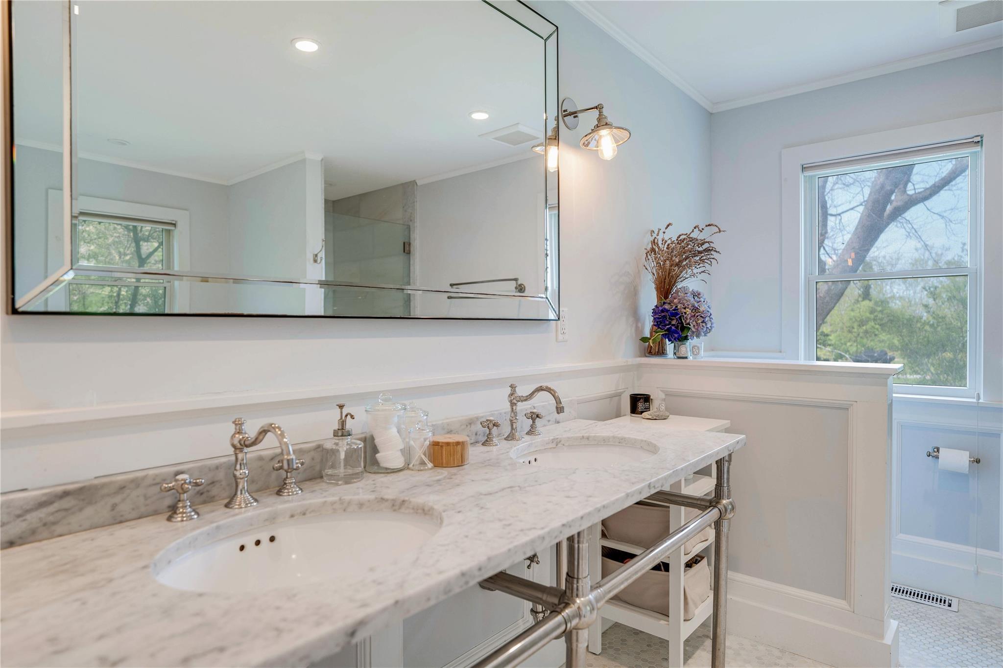 Single Family Beech Hollow  Suffolk County, NY 11954, MLS-863839-22