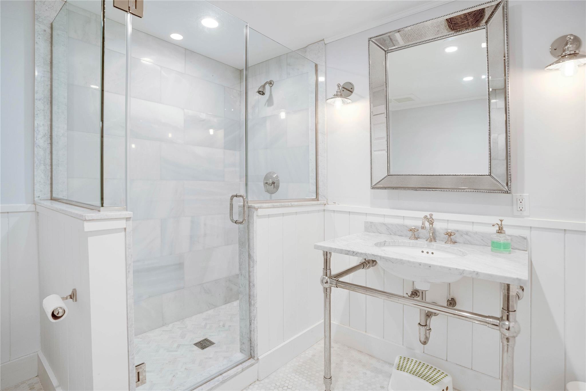 Single Family Beech Hollow  Suffolk County, NY 11954, MLS-863839-36