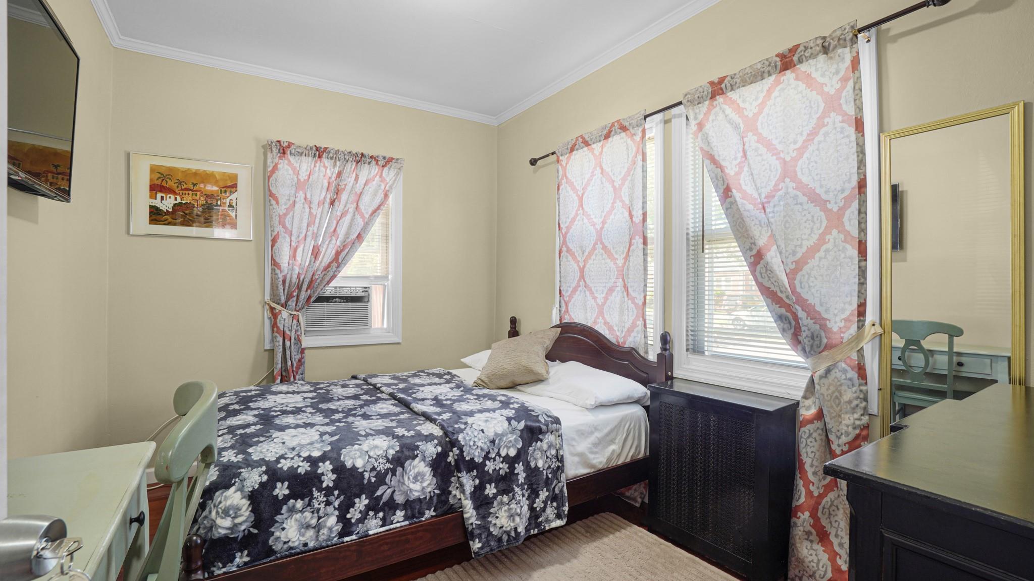 Single Family Locustwood  Nassau County, NY 11003, MLS-863858-10