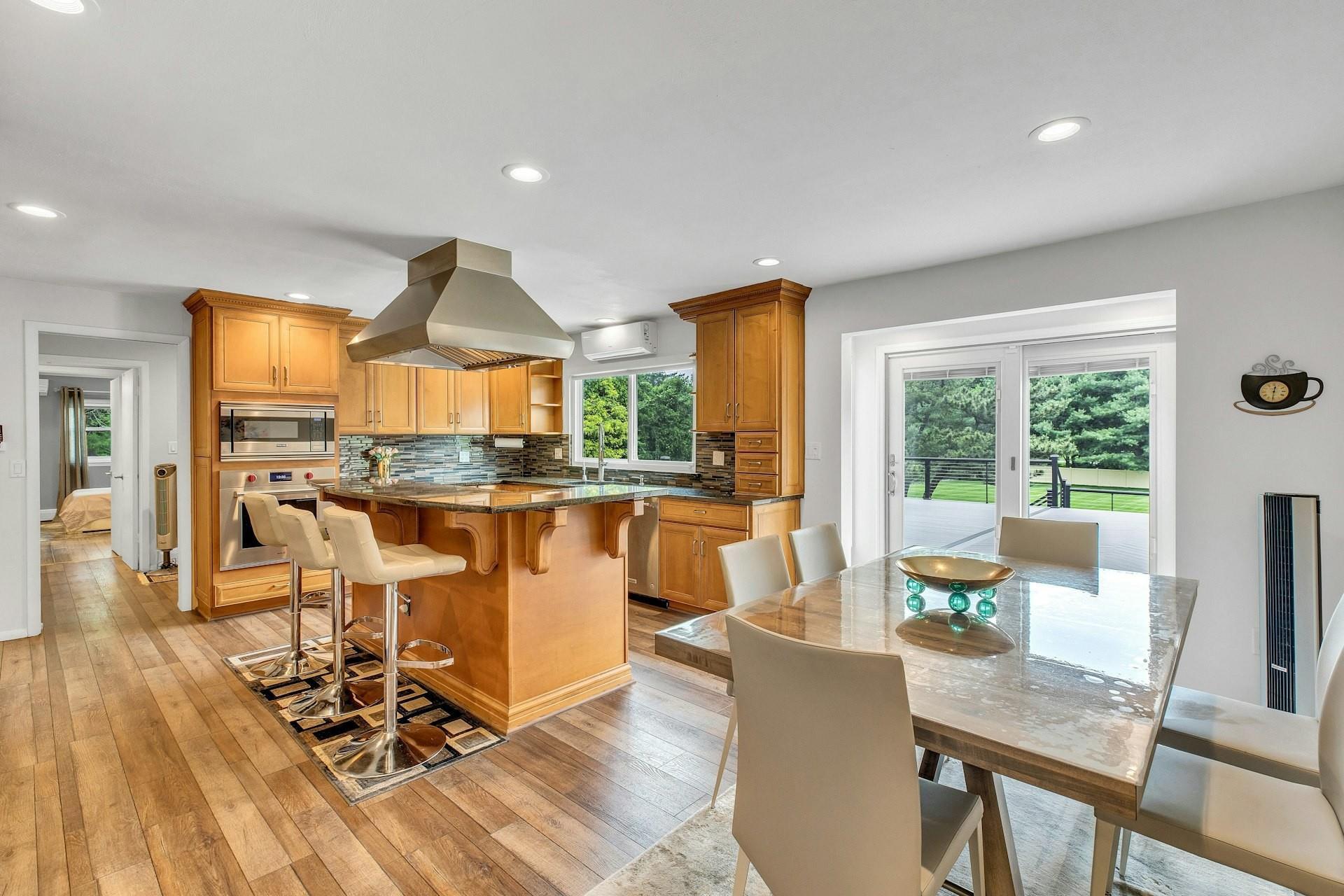 Single Family Hill & Tree  Suffolk County, NY 11747, MLS-863873-10