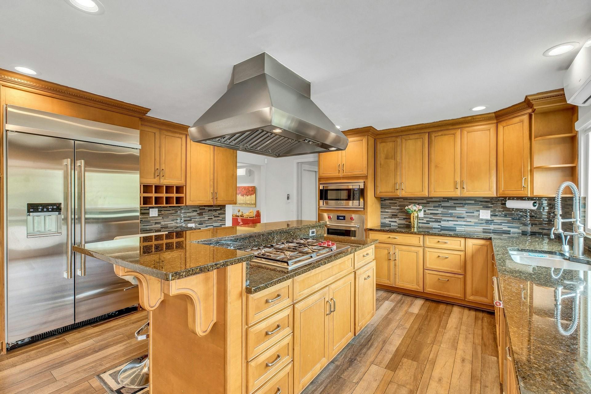 Single Family Hill & Tree  Suffolk County, NY 11747, MLS-863873-11