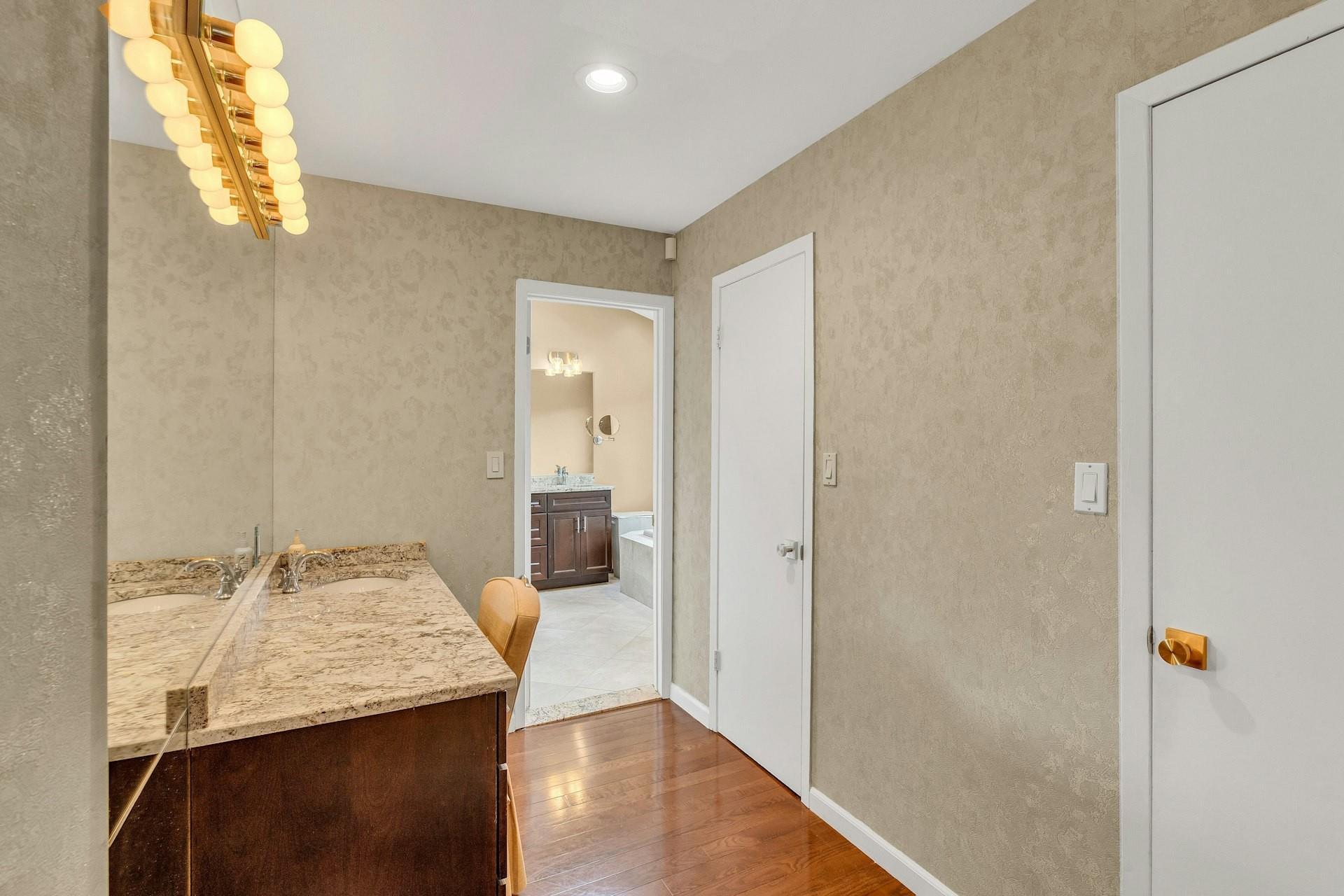 Single Family Hill & Tree  Suffolk County, NY 11747, MLS-863873-23