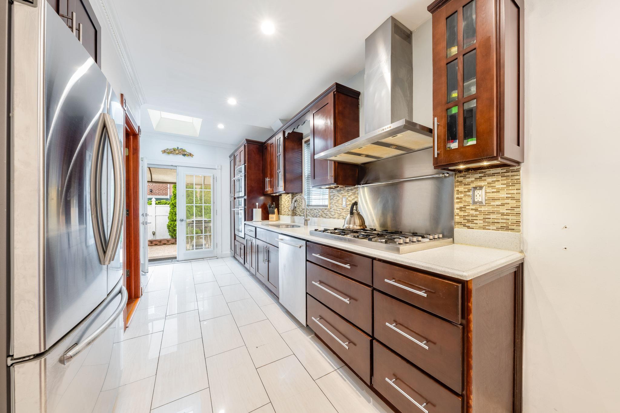 Single Family 58  Queens, NY 11378, MLS-863878-10