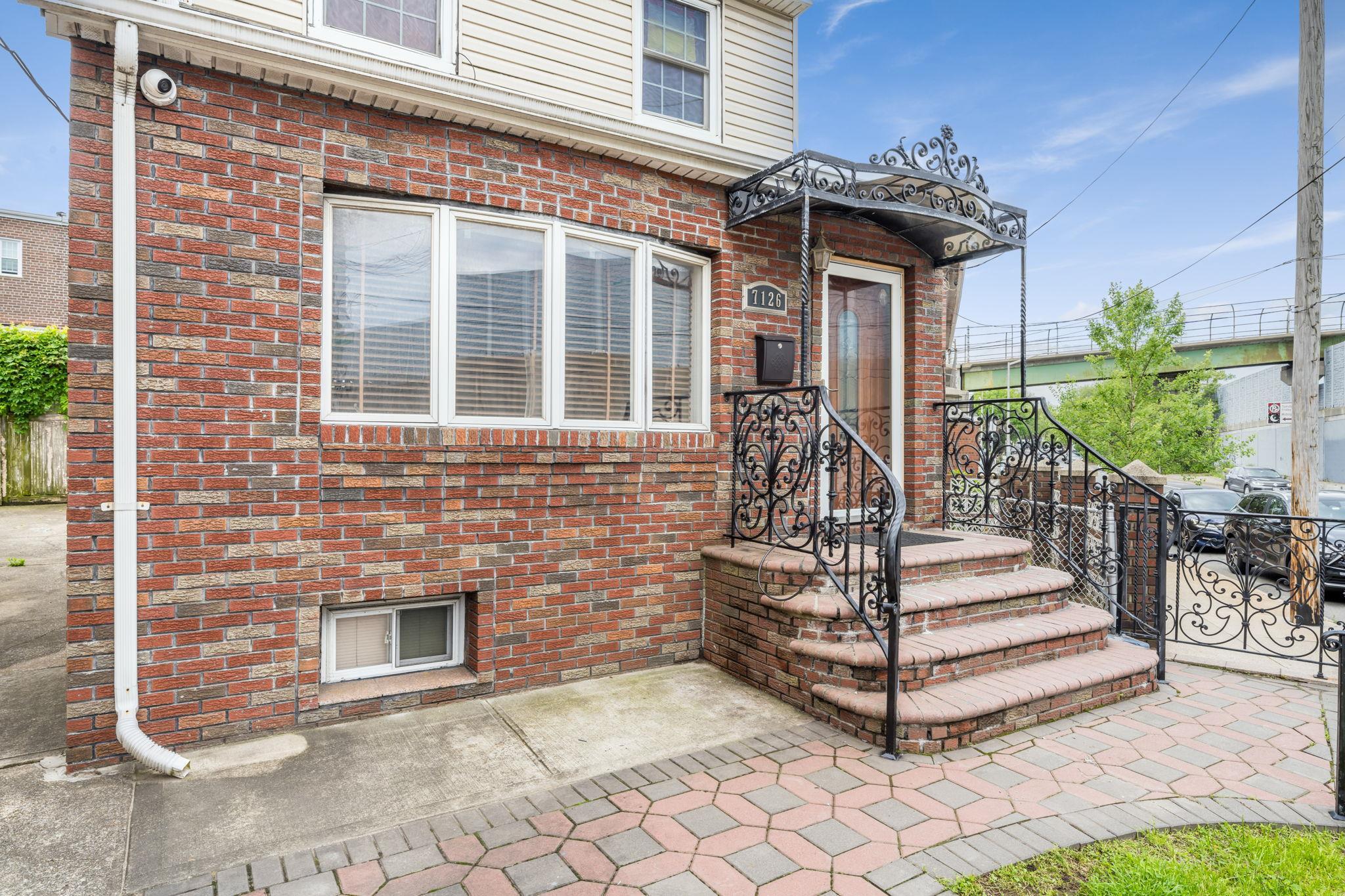 Single Family 58  Queens, NY 11378, MLS-863878-28