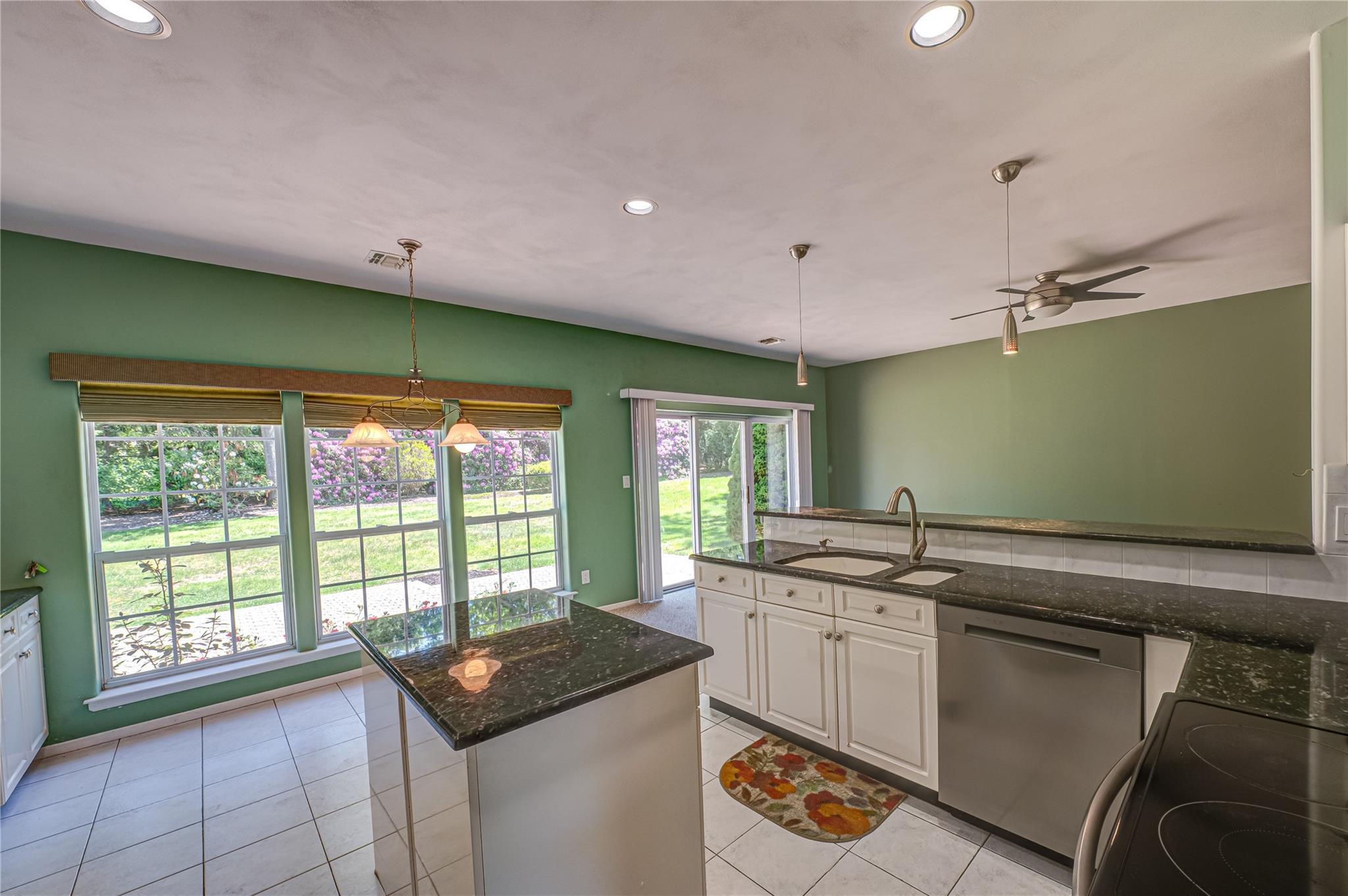 Single Family English Ivy  Suffolk County, NY 11755, MLS-863926-12