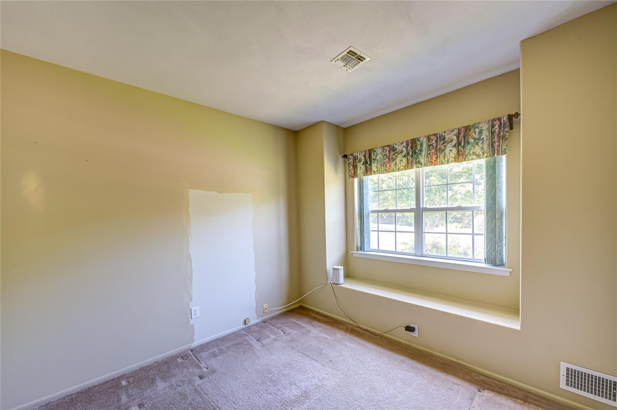 Single Family English Ivy  Suffolk County, NY 11755, MLS-863926-21