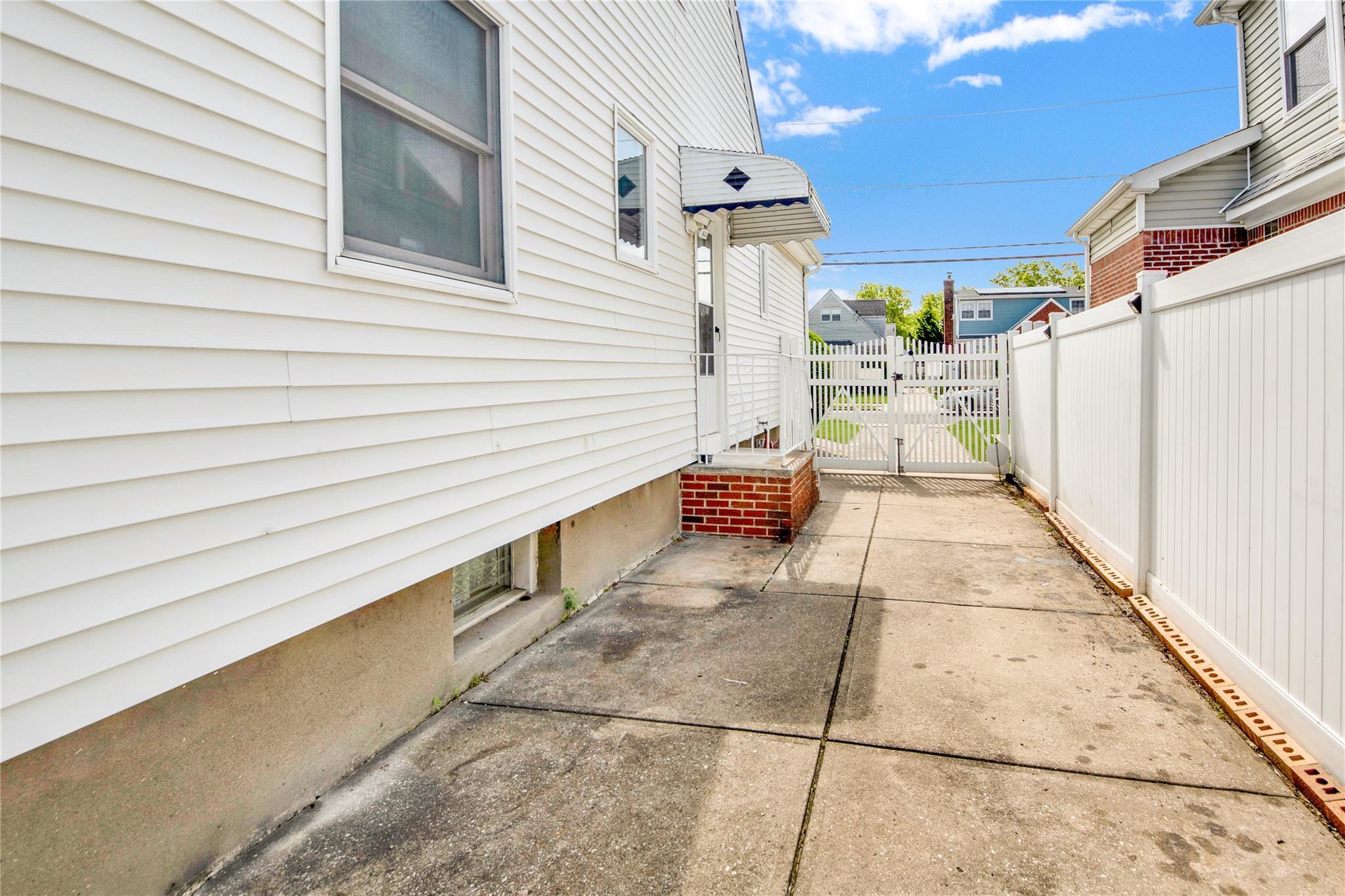 Single Family Irving  Nassau County, NY 11580, MLS-864060-18