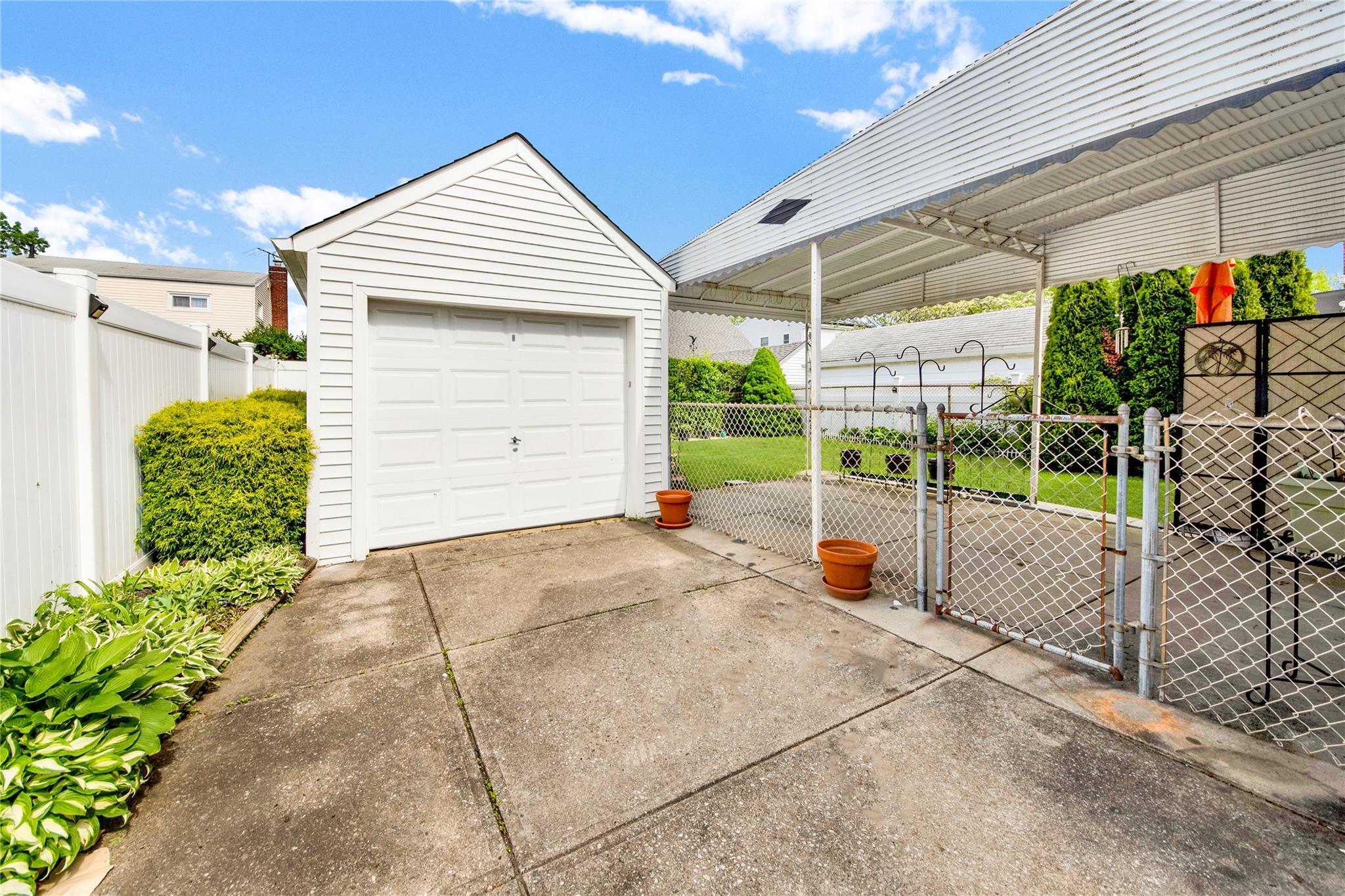 Single Family Irving  Nassau County, NY 11580, MLS-864060-19